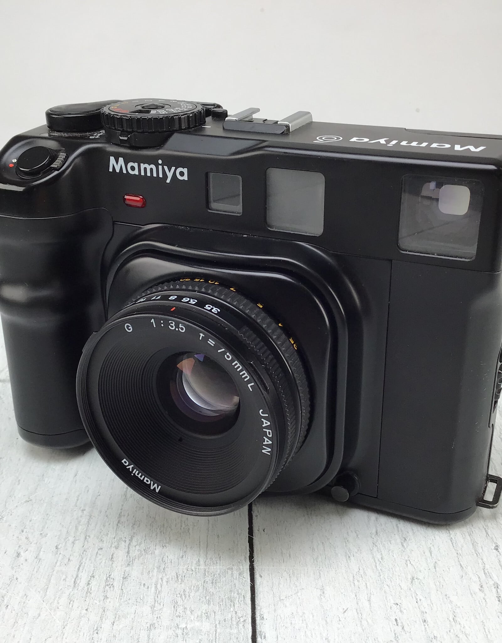 MAMIYA Mamiya 6 w/75mm f3.5 Camera Used Good