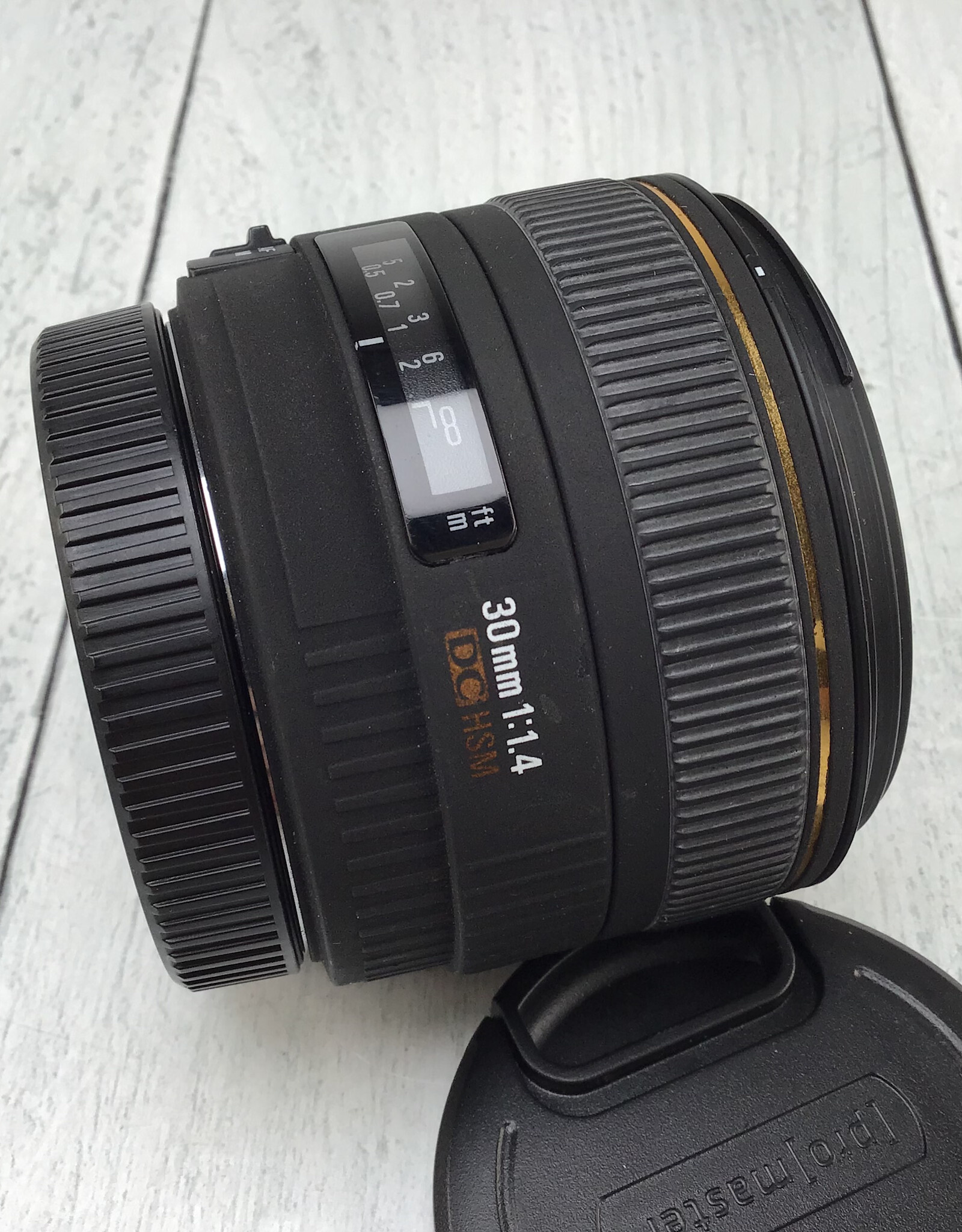 CANON Sigma 30mm f1.4 DC HSM Lens for Canon EF Used Good