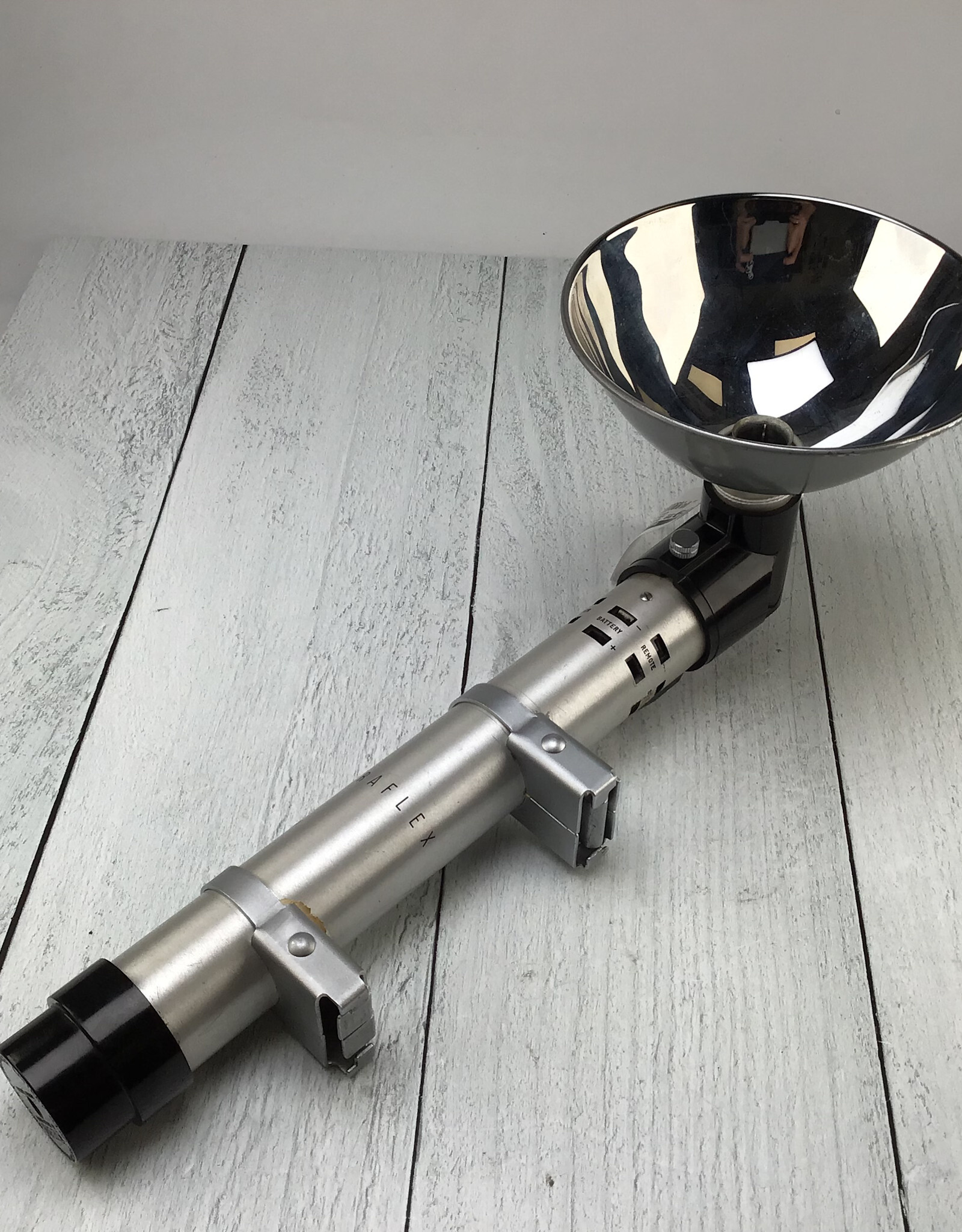 graflex Graflex 3 Cell Flash Handle w/ Reflector 2773 Used Good