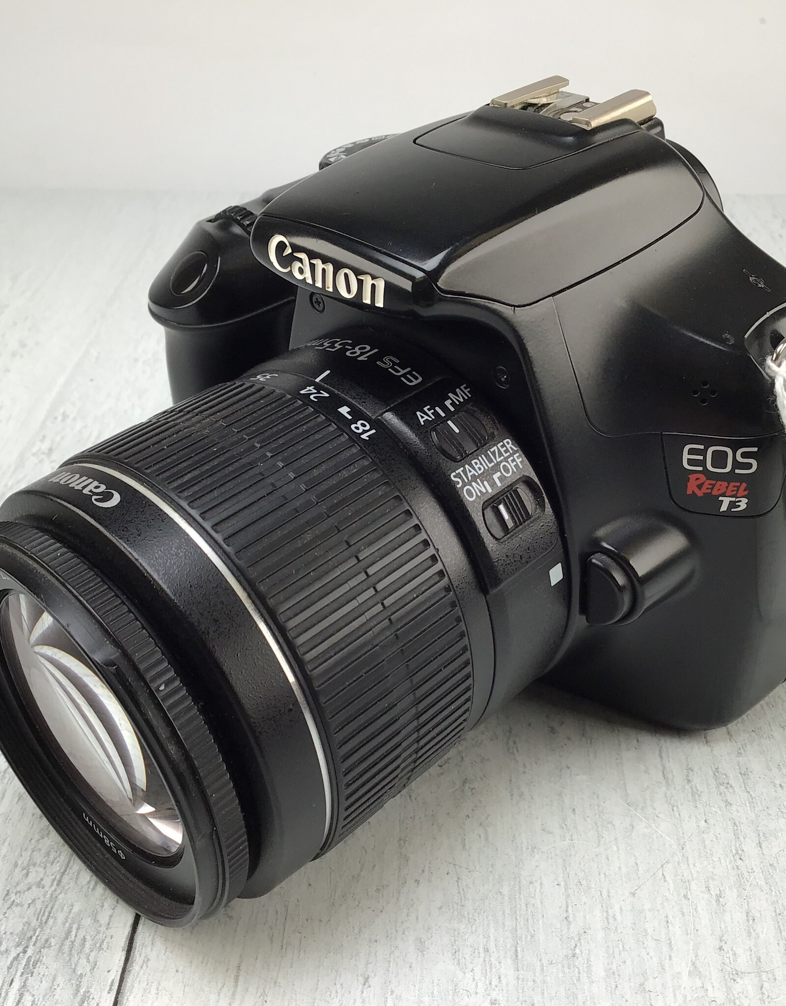 CANON Canon EOS Rebel T3 Camera w/ 18-55mm IS Used Fair