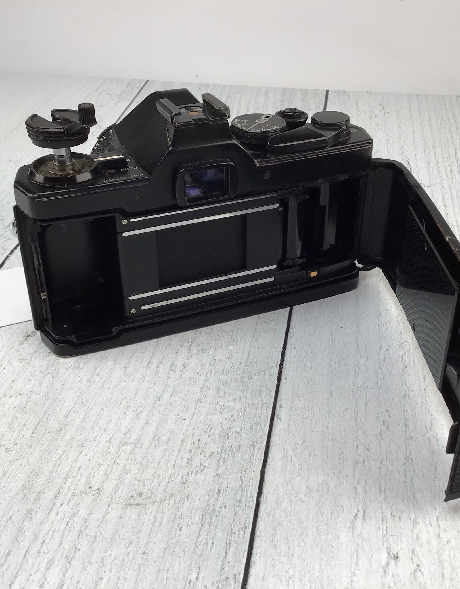 OLYMPUS Olympus OM-2S Camera w/ 50mm f1.8 Used Fair