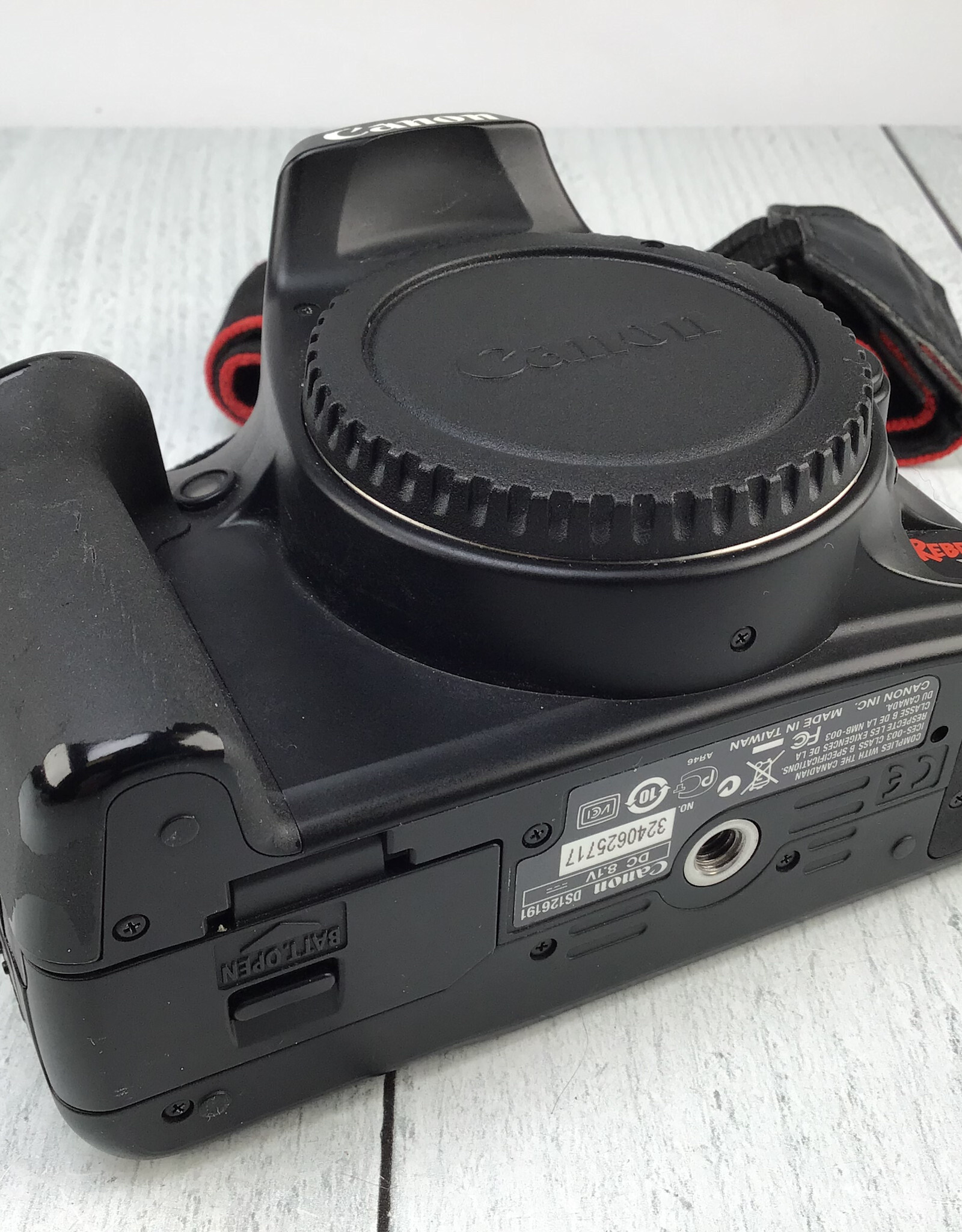 CANON Canon EOS Rebel XS Digital Camera No Charger Used Good