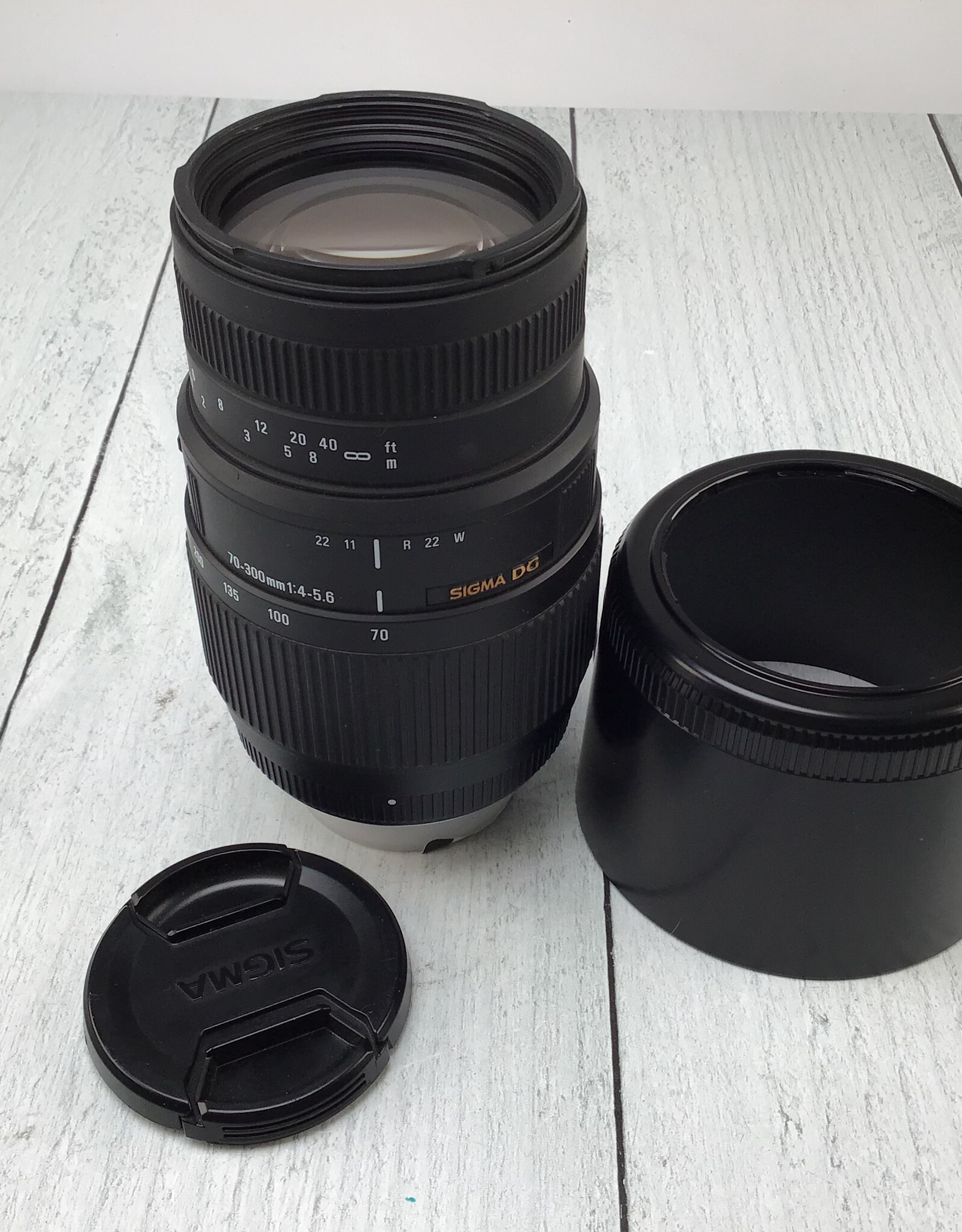 SIGMA Sigma 70-300mm f4-5.6 DG Nikon F Lens Used Good