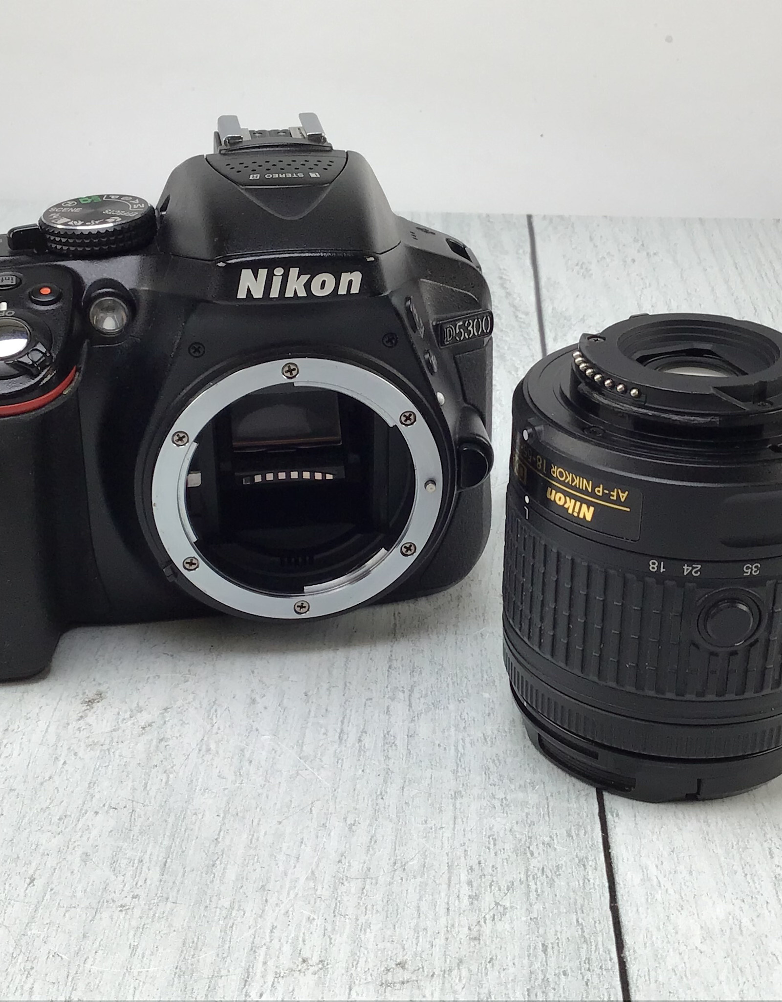 NIKON Nikon D5300 Camera w/18-55 Used Fair