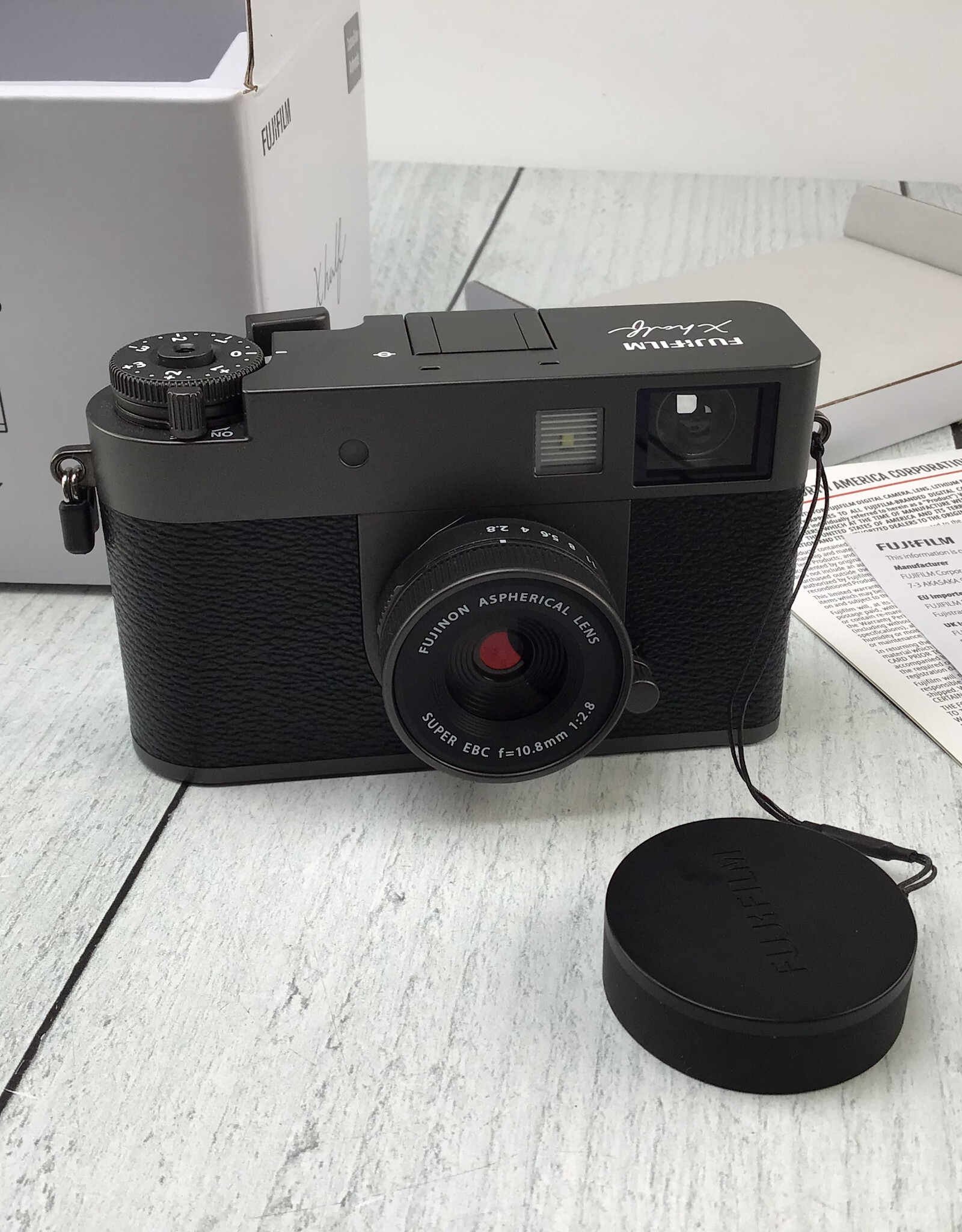 FUJI Fuji X Half Camera Charcoal/Silver in box Used EX