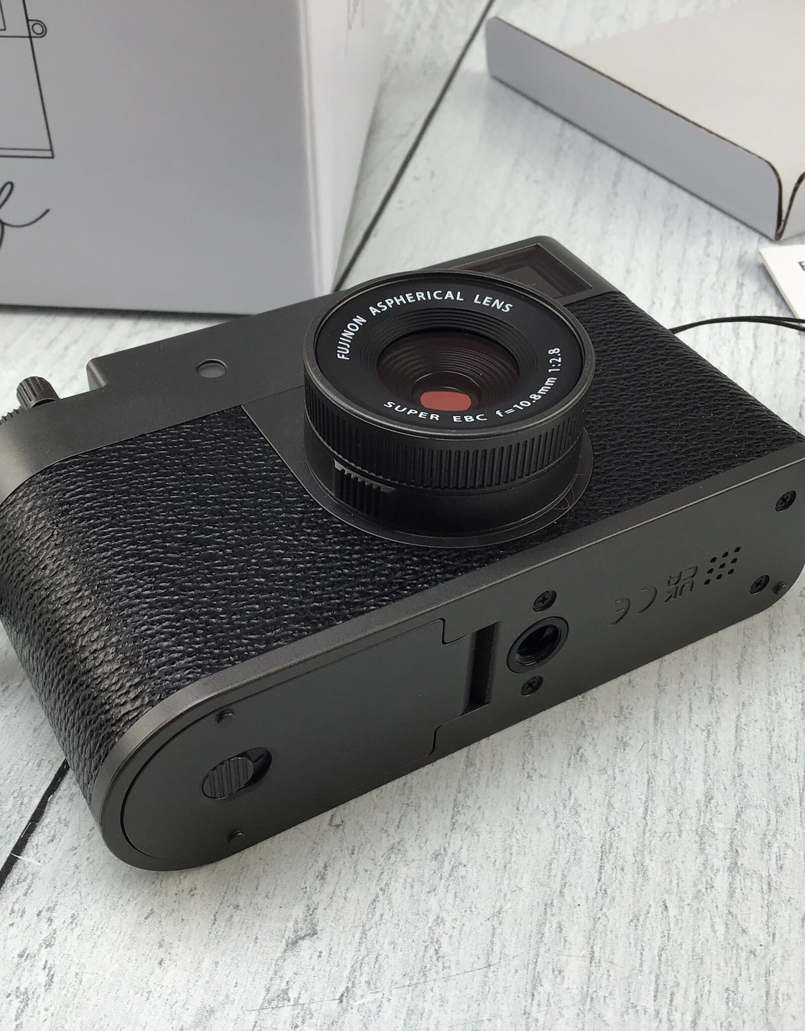 FUJI Fuji X Half Camera Charcoal/Silver in box Used EX