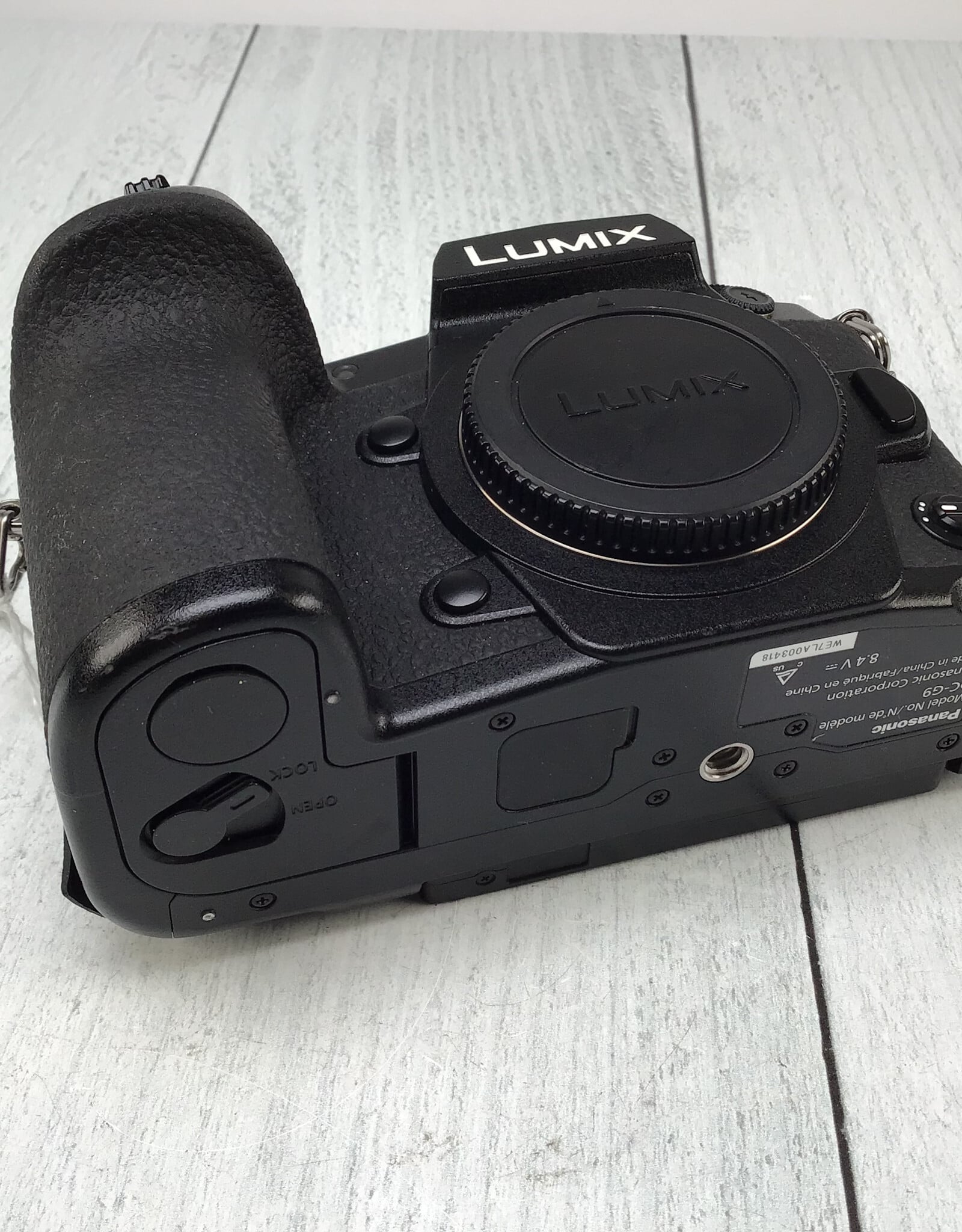 PANASONIC Panasonic Lumix G9 Camera Body No Charger Used Good