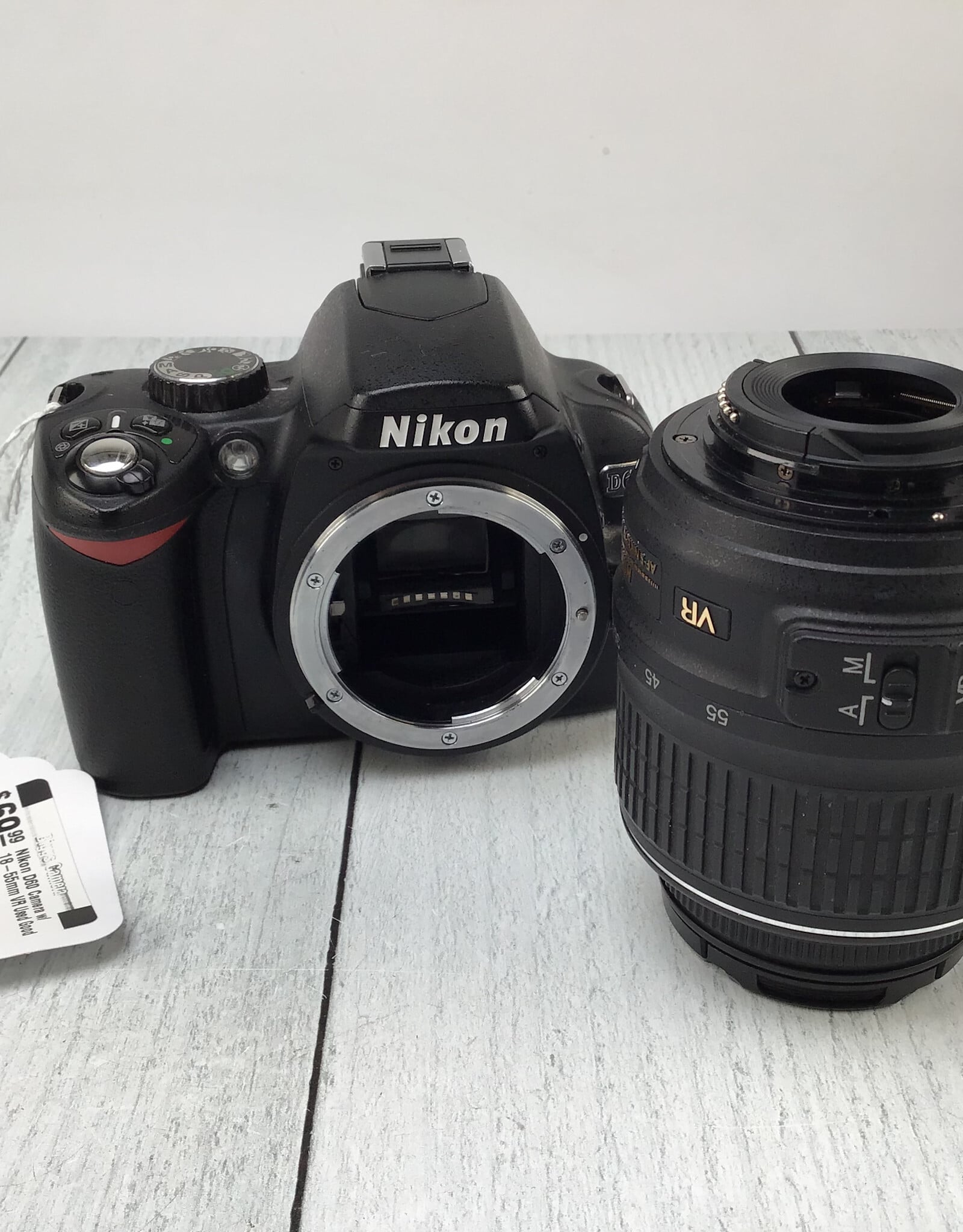 NIKON Nikon D60 Camera w/ 18-55mm VR Used Good