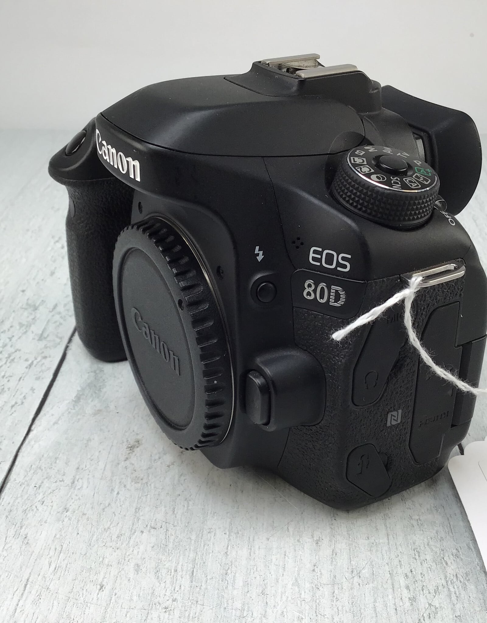 CANON Canon EOS 80D Camera Body No Charger Used Fair