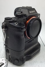 SONY Sony A7R II Camera w/ VG-C2EM Grip Used Fair