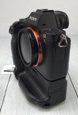 SONY Sony A7R II Camera w/ VG-C2EM Grip Used Fair