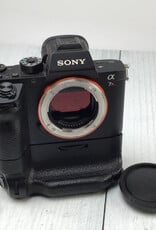 SONY Sony A7R II Camera w/ VG-C2EM Grip Used Fair