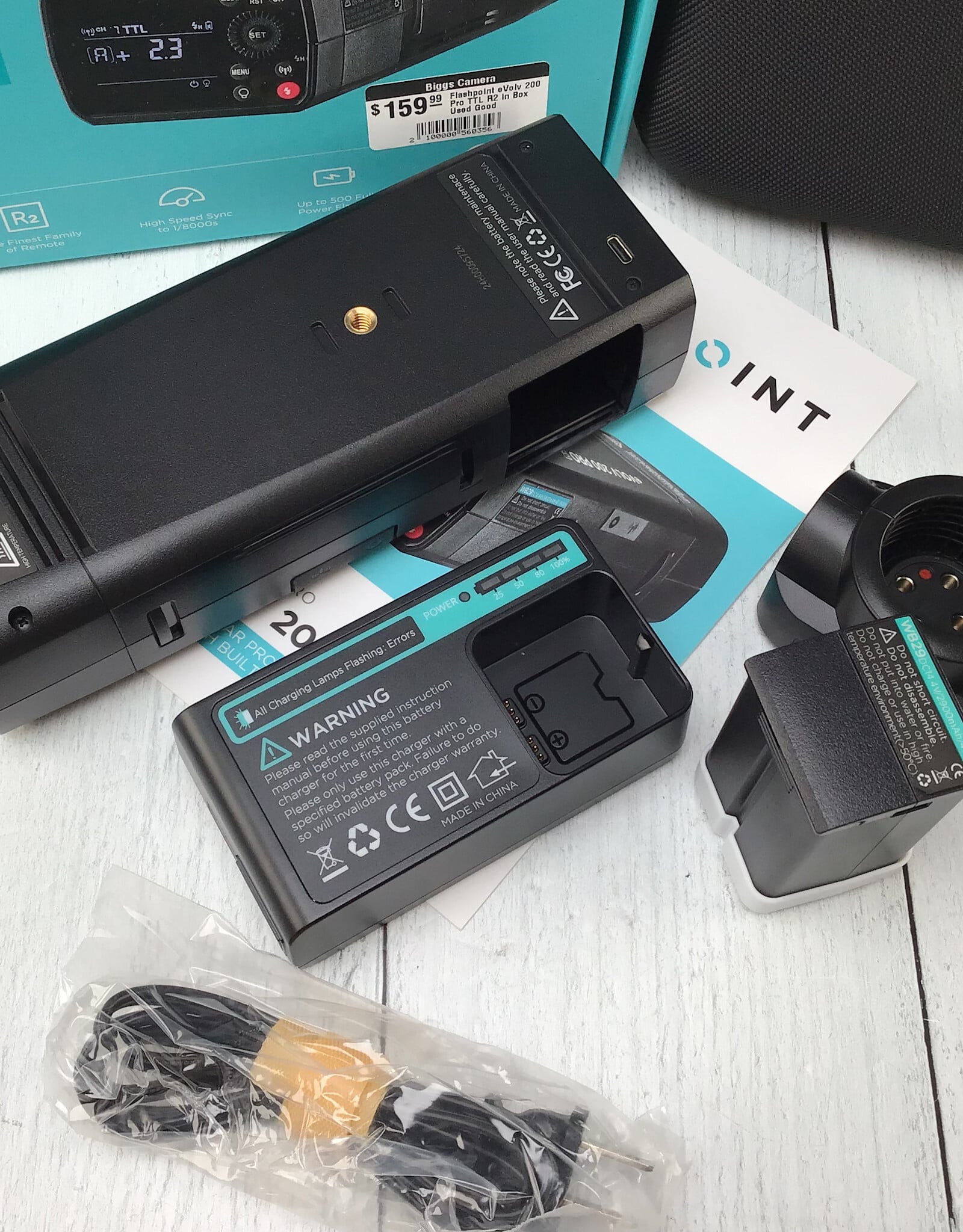 Flashpoint Flashpoint eVolv 200 Pro TTL R2 in Box Used Good