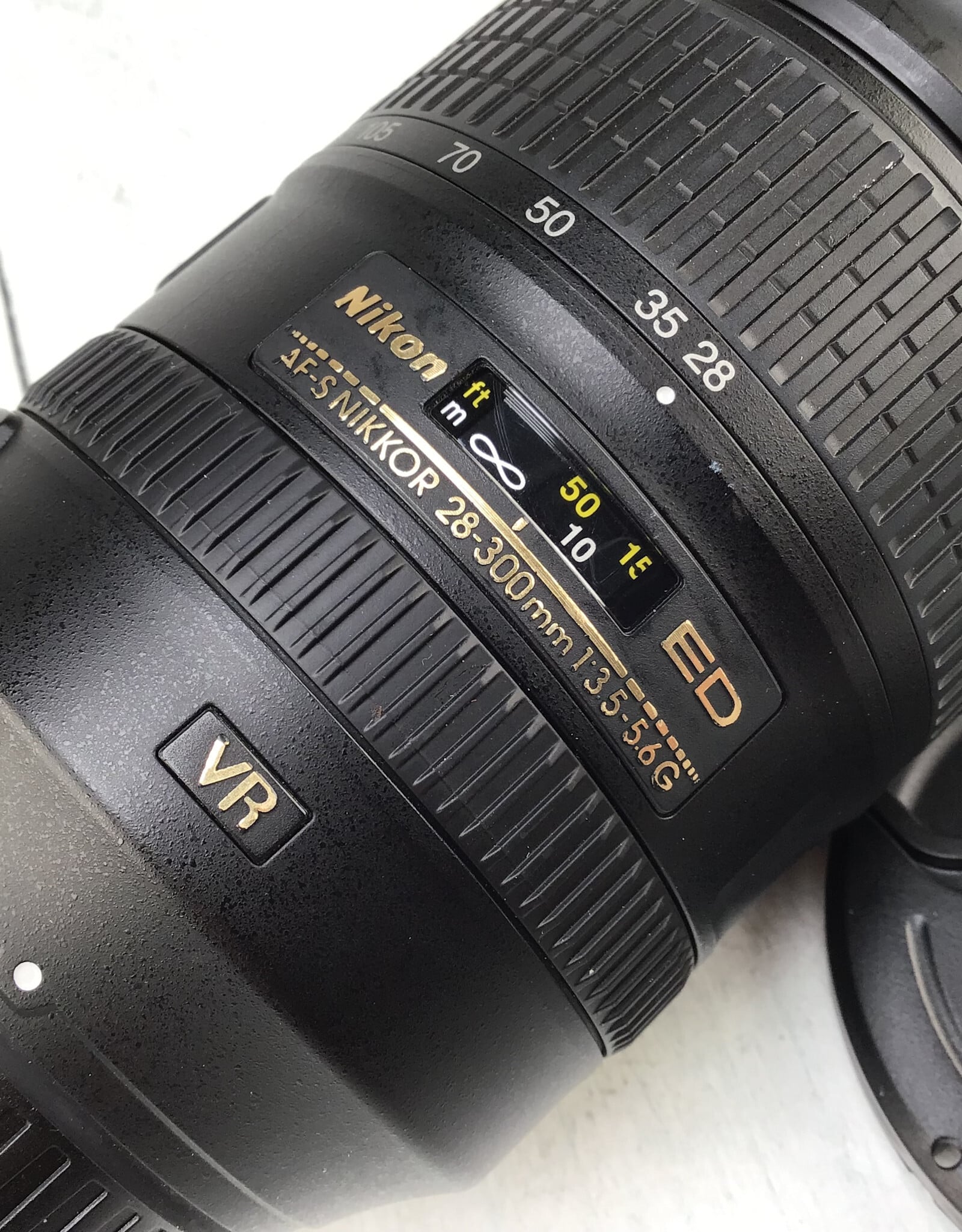 NIKON Nikon AF-S Nikkor 28-300mm f3.5-5.6 G VR Lens Used Good