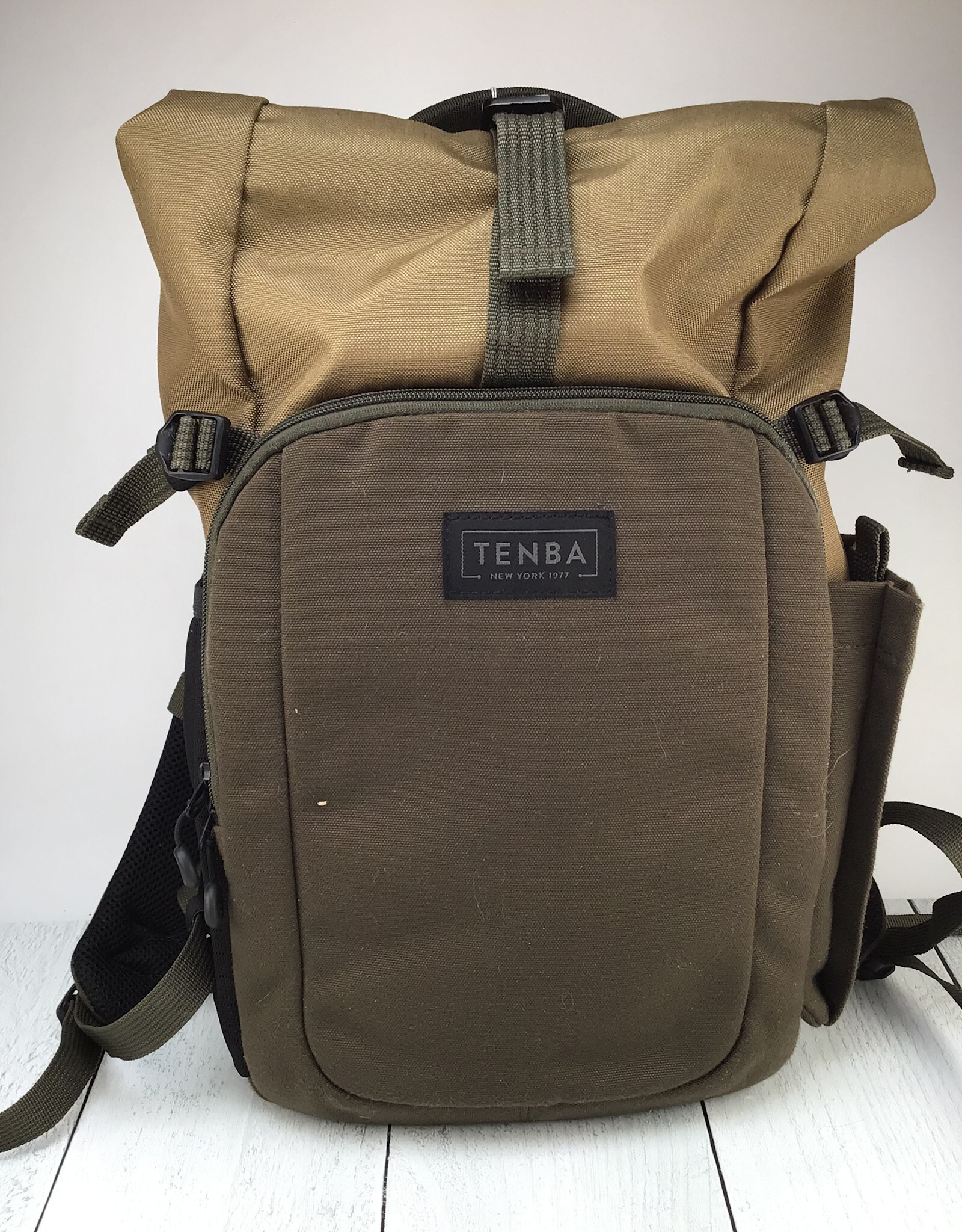 Tenba Fulton V2 10l Tan Bag Used Good