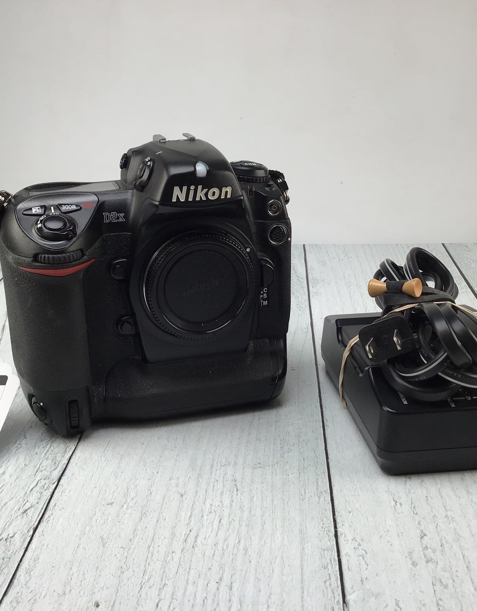 NIKON Nikon D2X Camera Body Used BGN