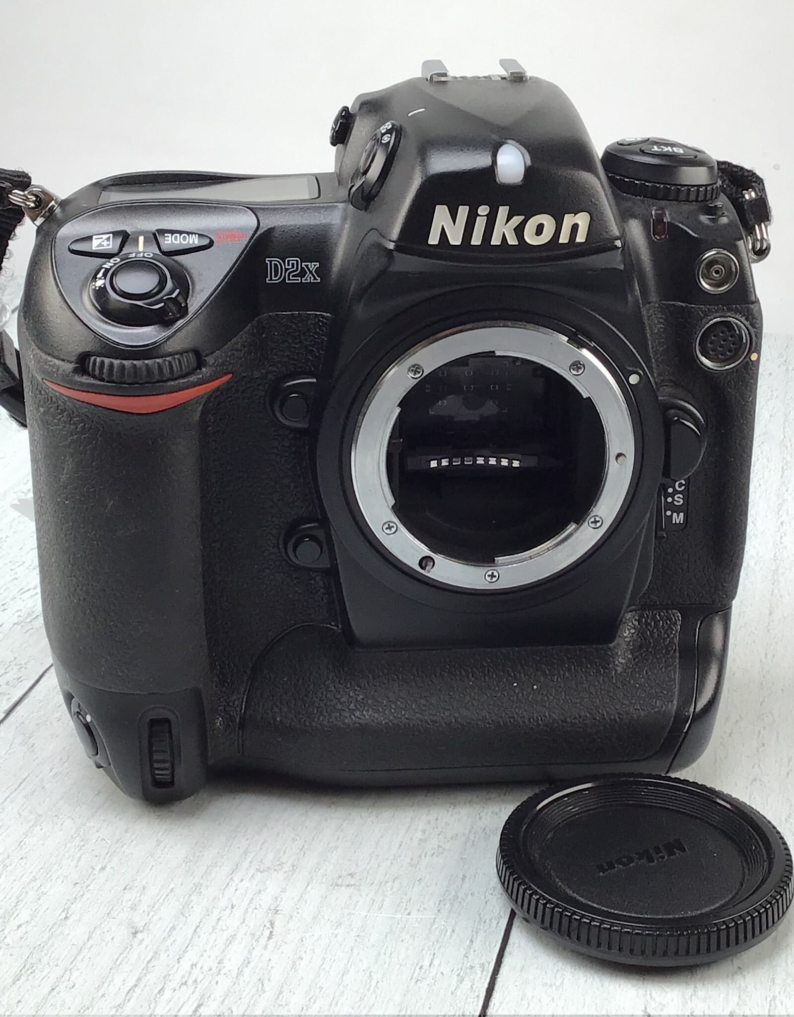 NIKON Nikon D2X Camera Body Used BGN