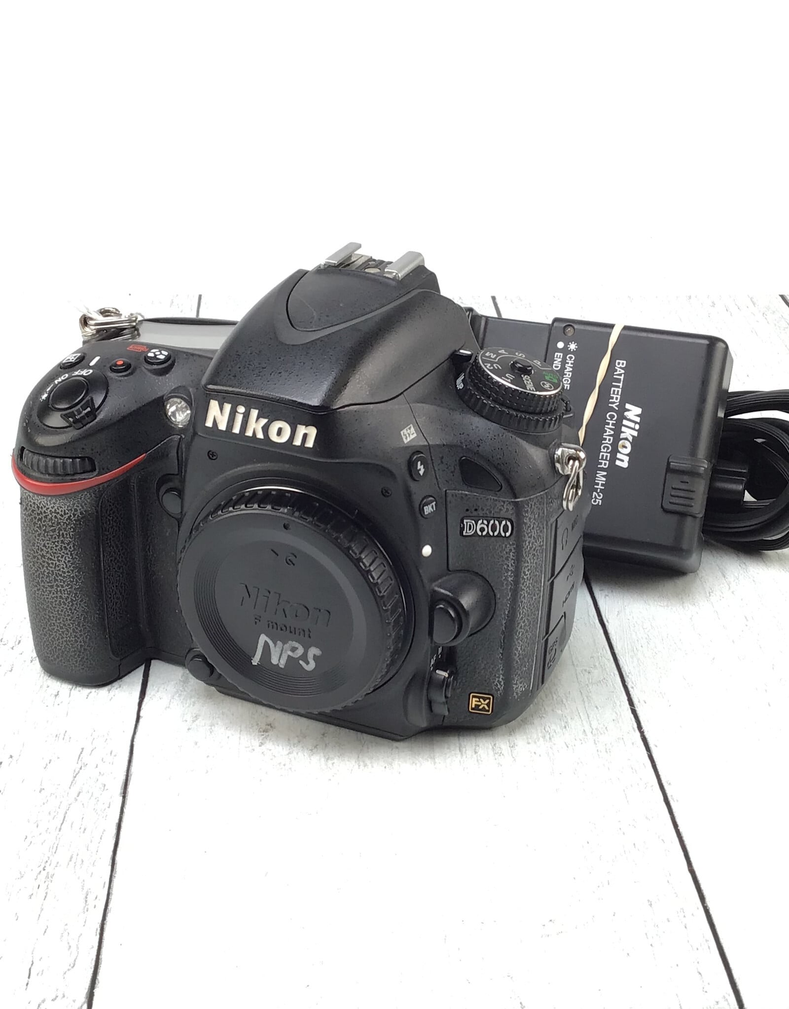 NIKON Nikon D600 Camera Body Used Fair