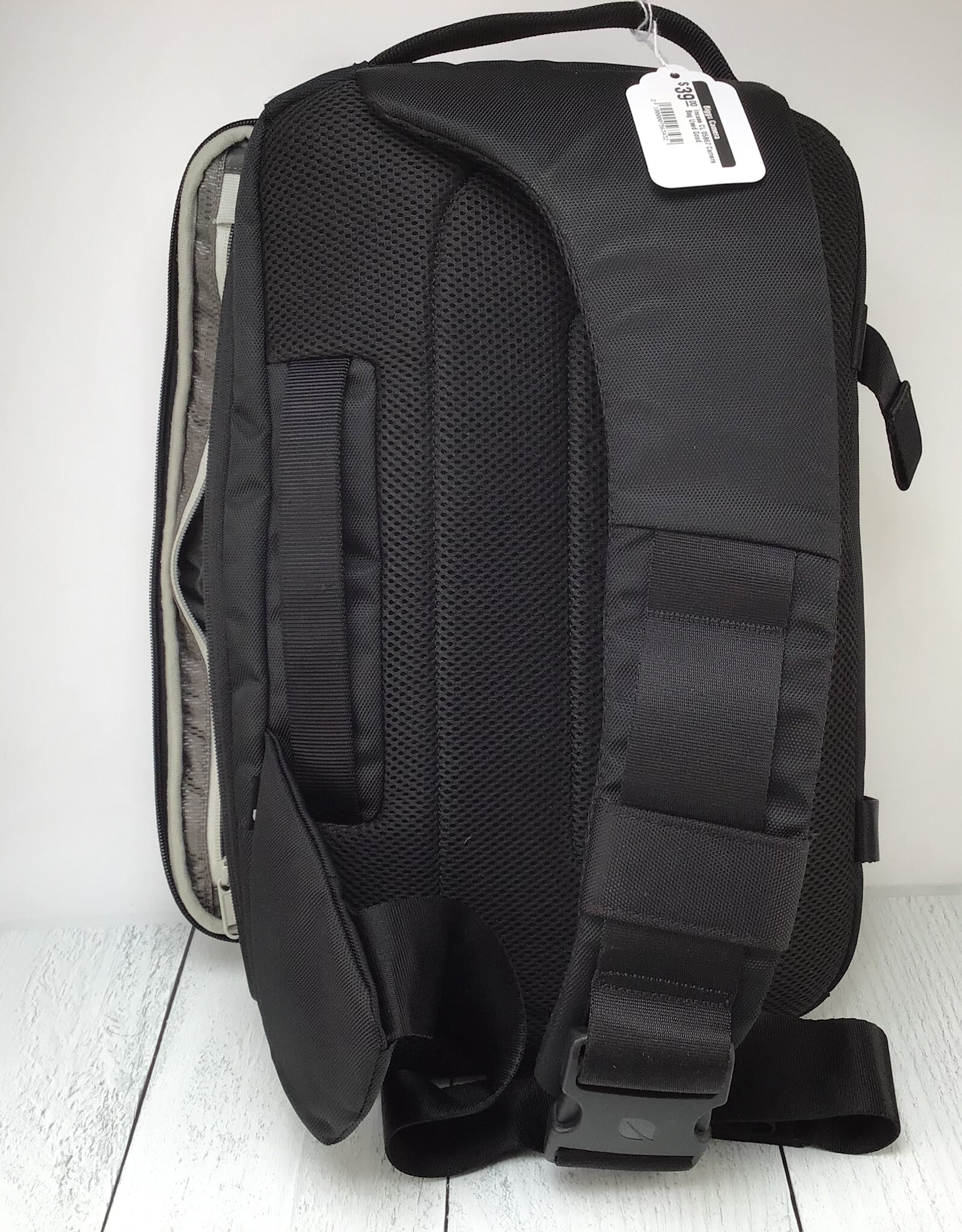 Incase Incase CL 05867 Camera Bag Used Good