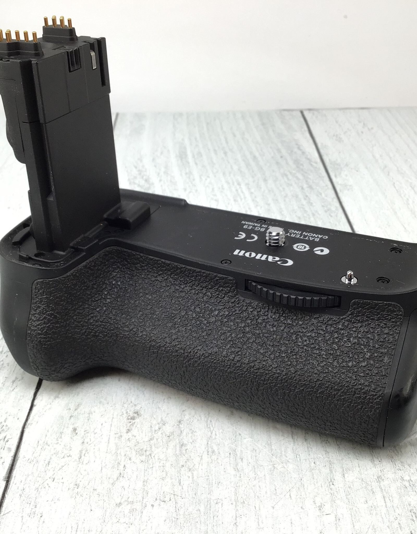 CANON Canon BG-E9 Grip for 60D Used Good
