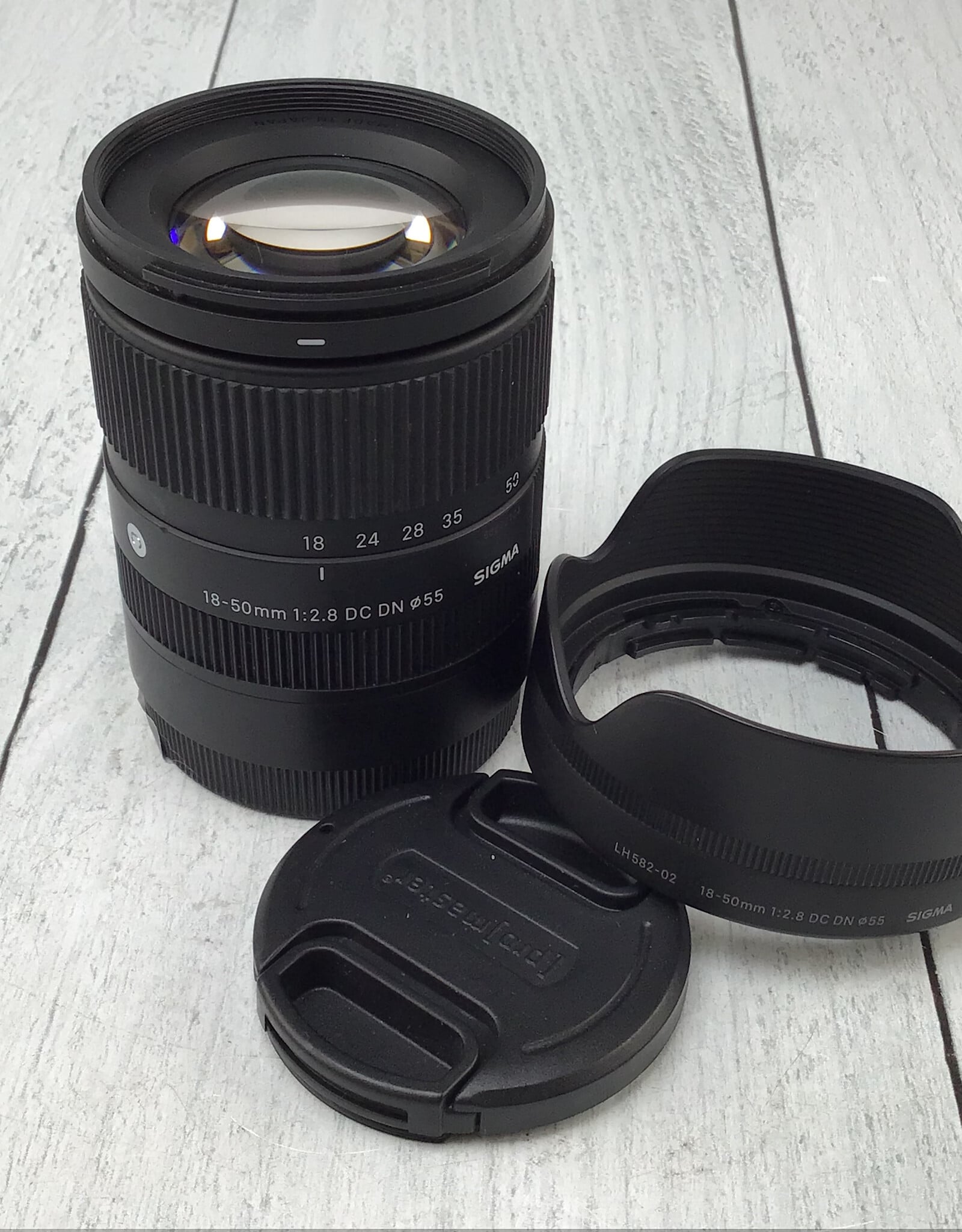 SONY Sigma 18-50mm f2.8 DC DN Lens for Sony Used Good