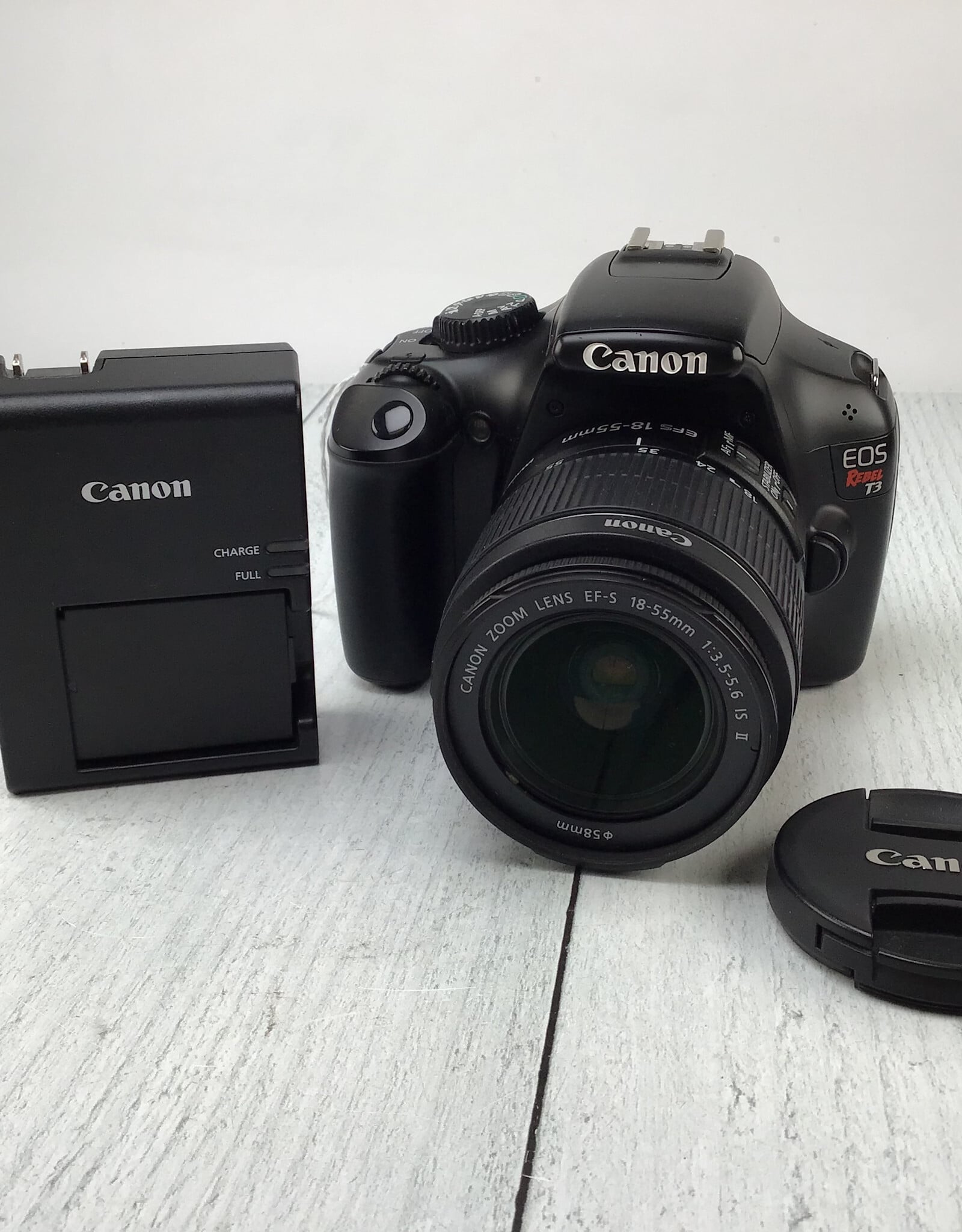 CANON Canon EOS Rebel T3 Camera w/ 18-55mm IS Good