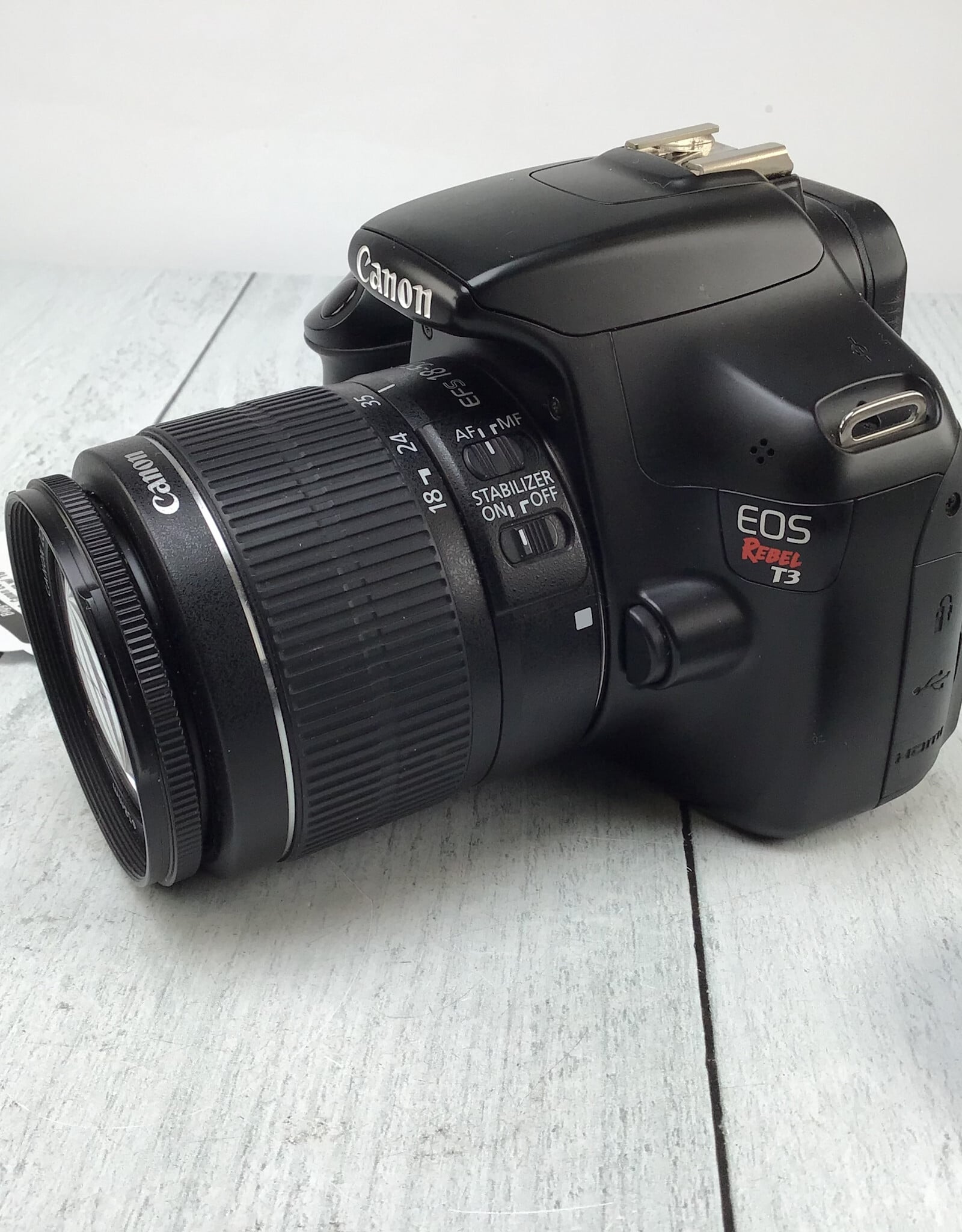 CANON Canon EOS Rebel T3 Camera w/ 18-55mm IS Good