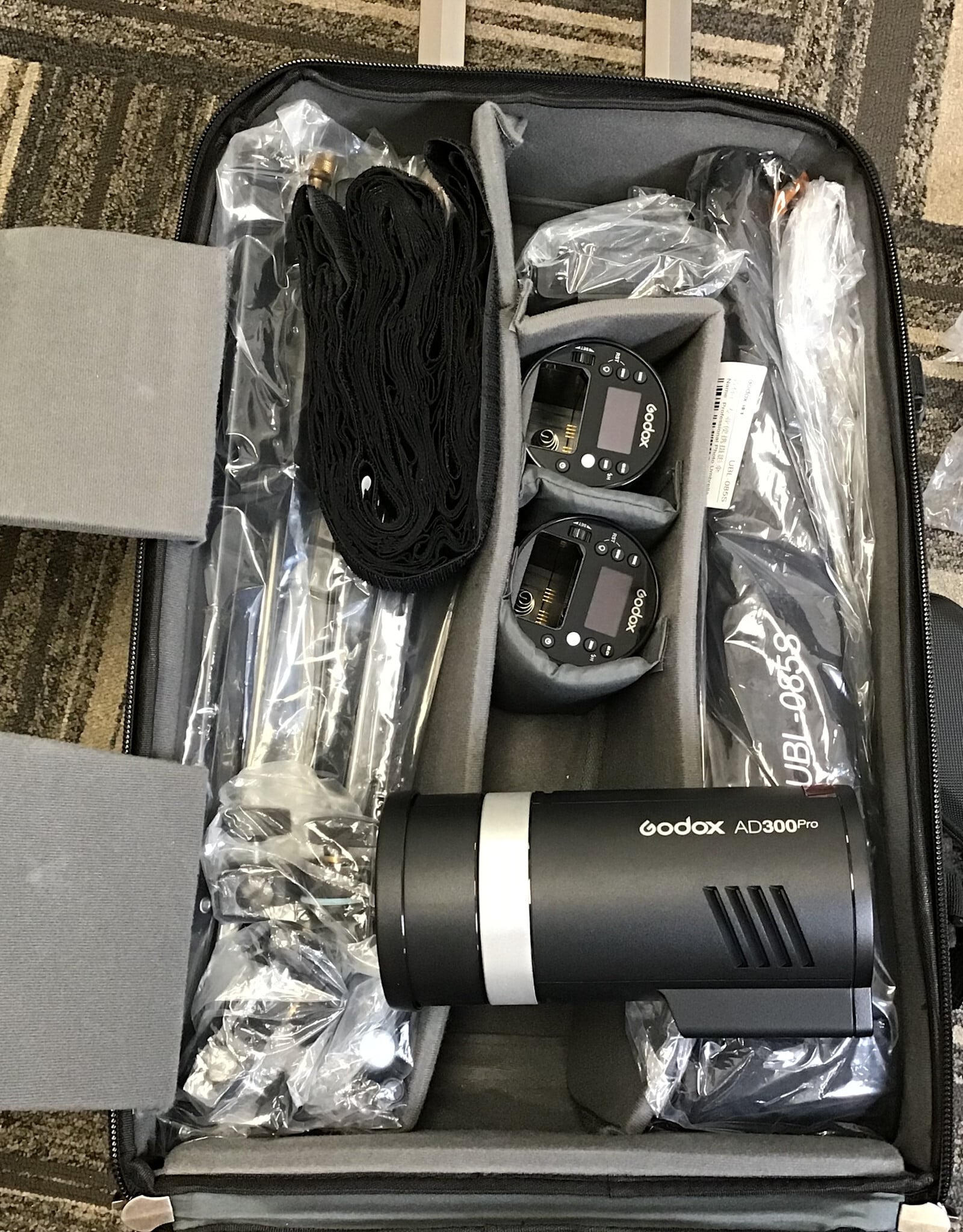 GODOX Godox AD100Pro & AD300Pro 3-Light Kit AD-Kit 2 Used LN