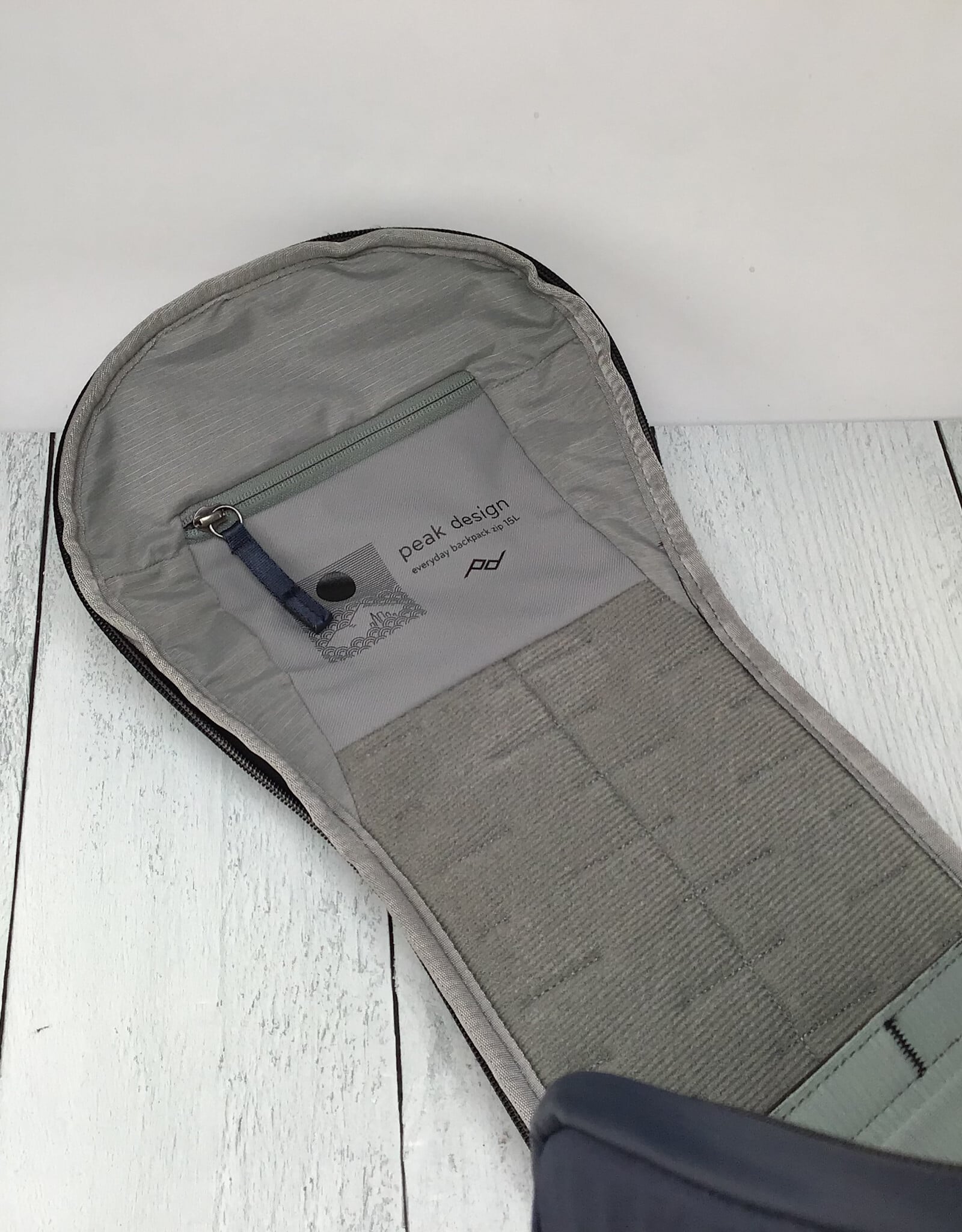 Peak Design Everyday Backpack 15L Blue Used Good