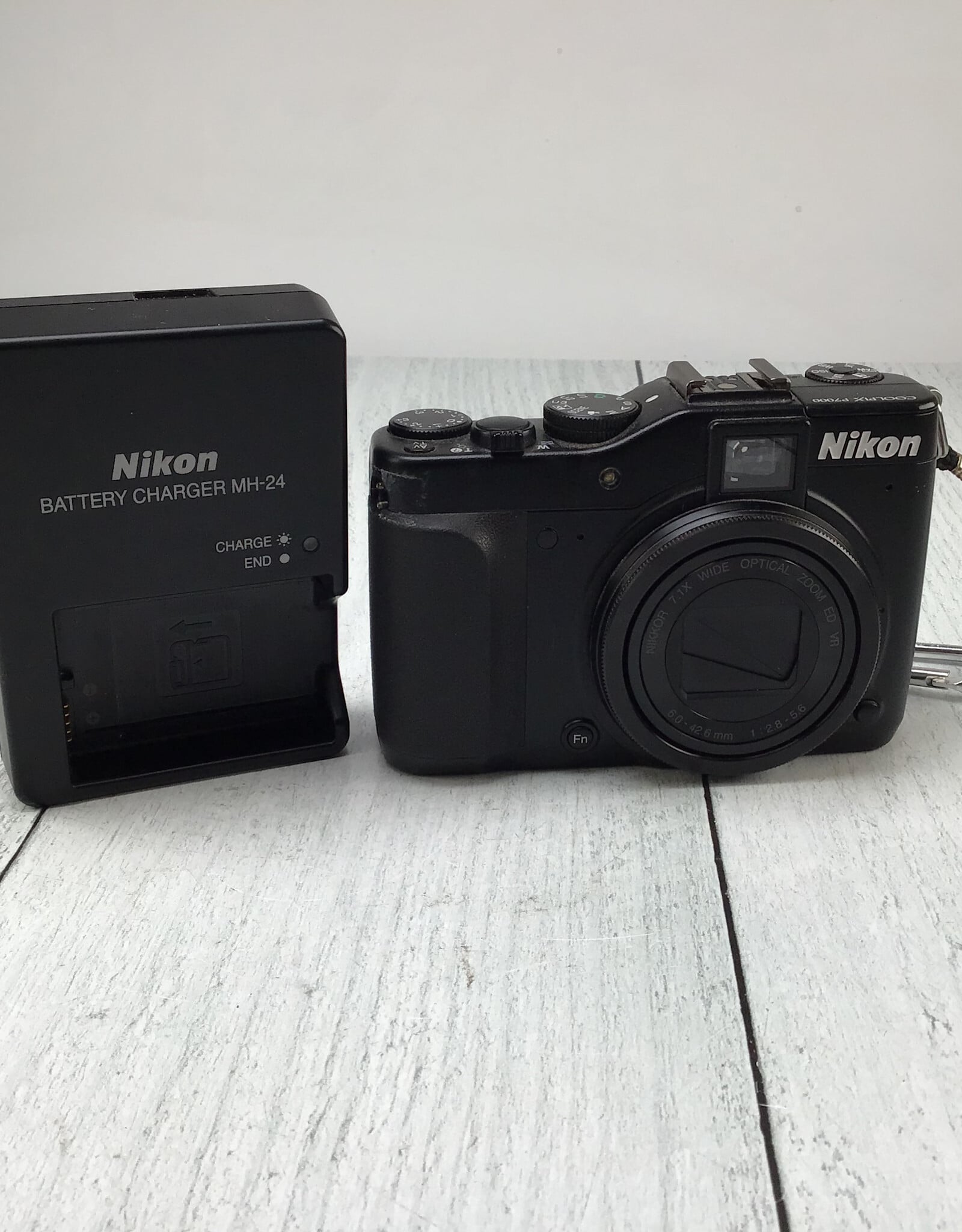 NIKON Nikon Coolpix P7000 Missing 1 Strap Lug Camera Used BGN