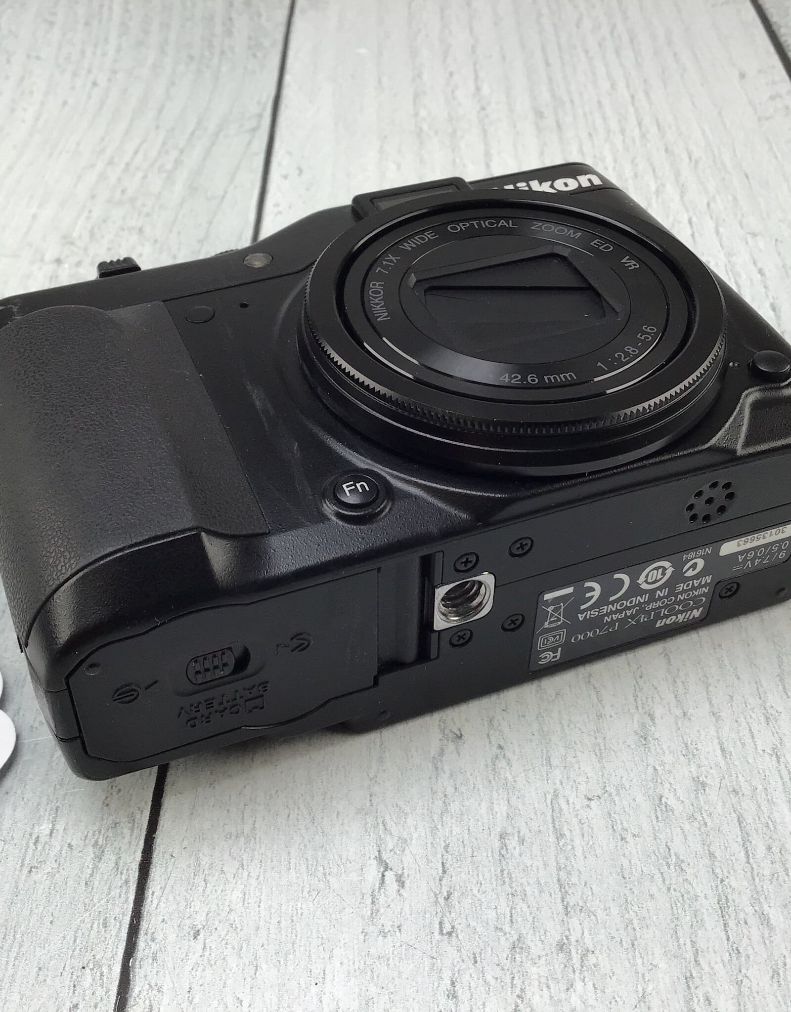 NIKON Nikon Coolpix P7000 Missing 1 Strap Lug Camera Used BGN