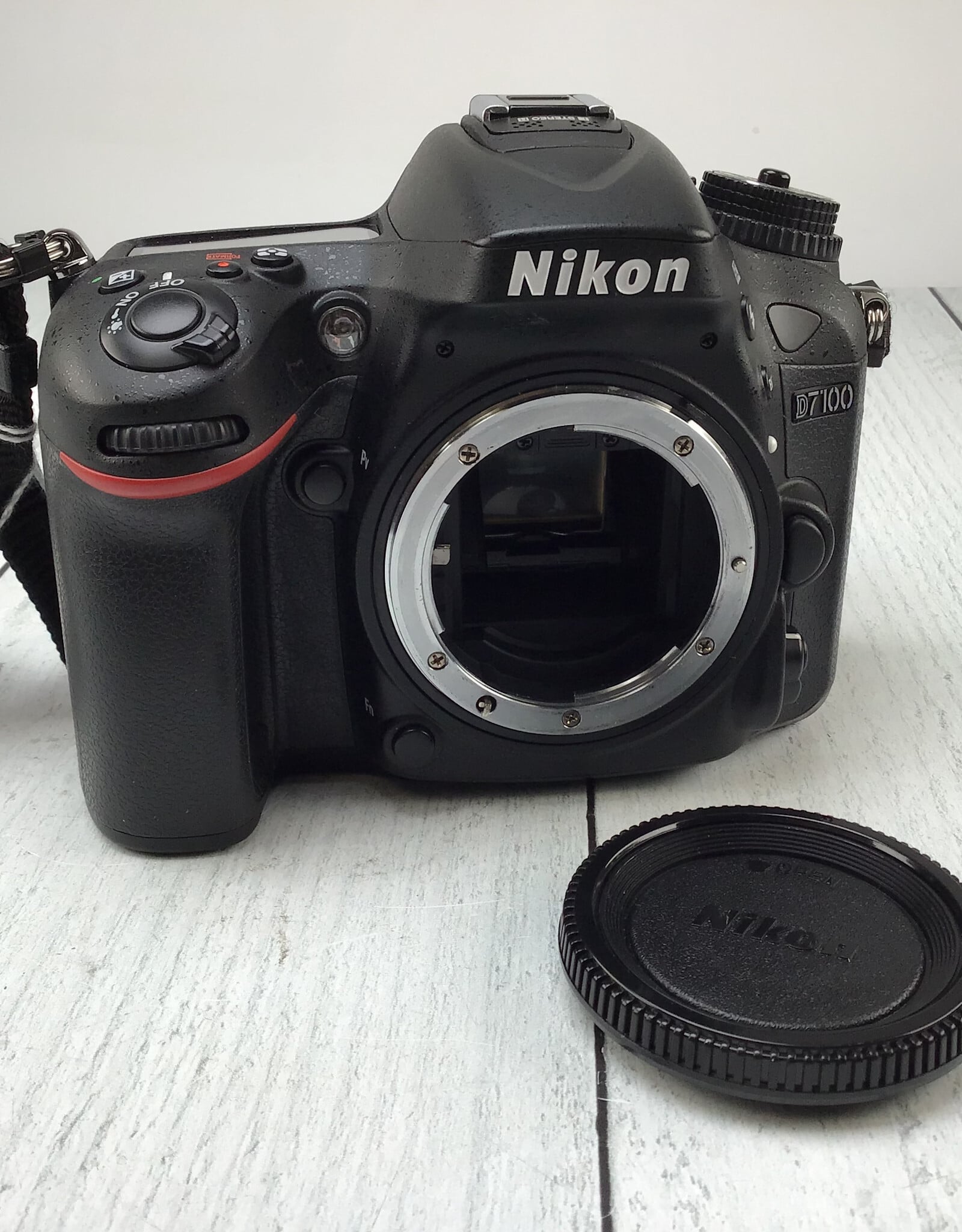 NIKON Nikon D7100 Camera Body Used Good