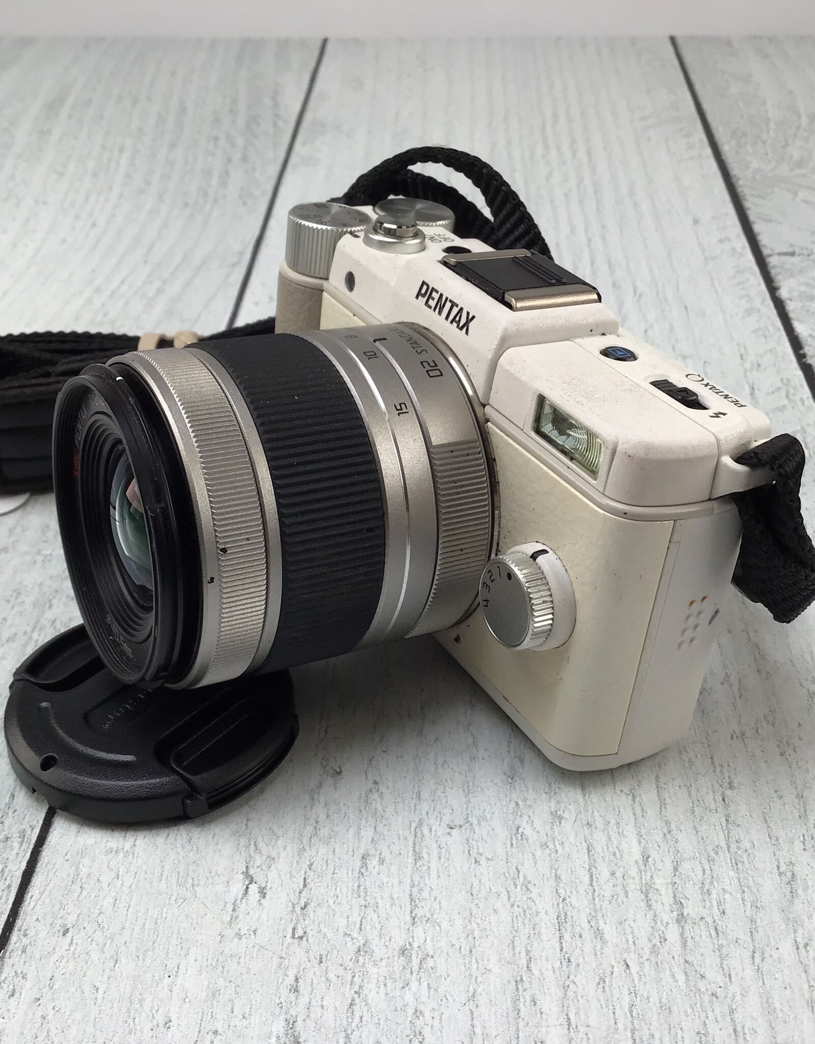 Pentax Pentax Q Camera White w/ 5-15mm Used Fair
