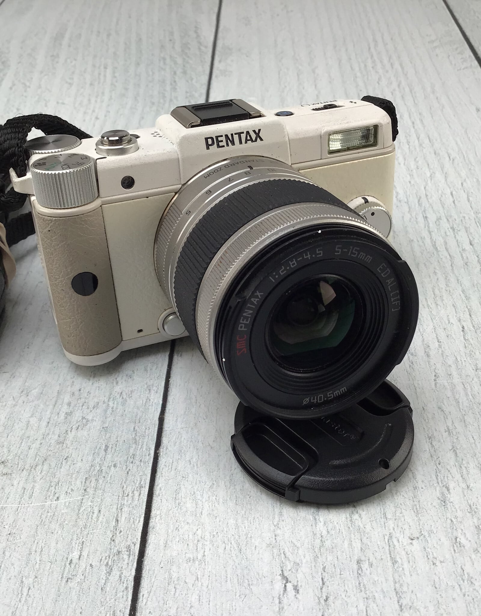 Pentax Pentax Q Camera White w/ 5-15mm Used Fair