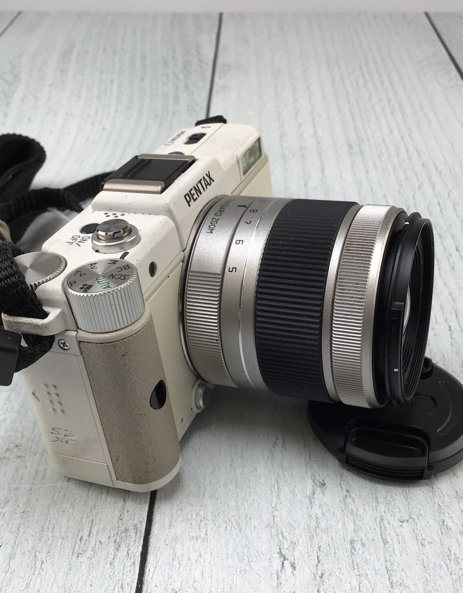 Pentax Pentax Q Camera White w/ 5-15mm Used Fair