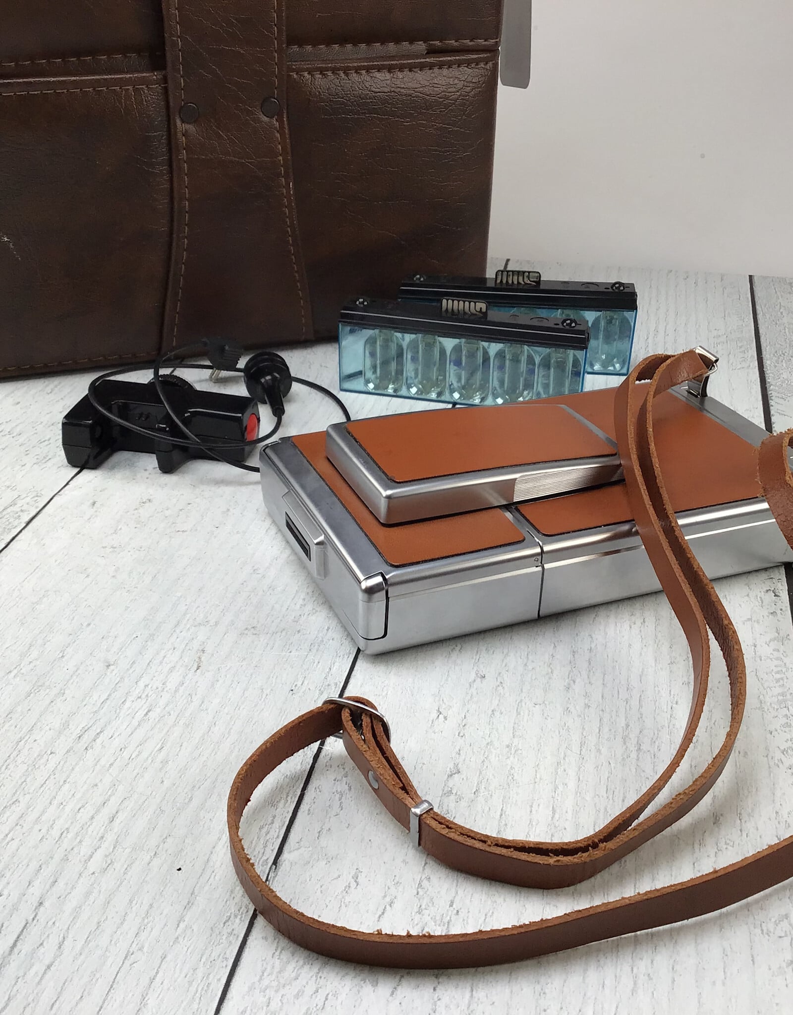 POLAROID Polaroid SX-70 Alpha 1 w/ Leather Case Used Fair