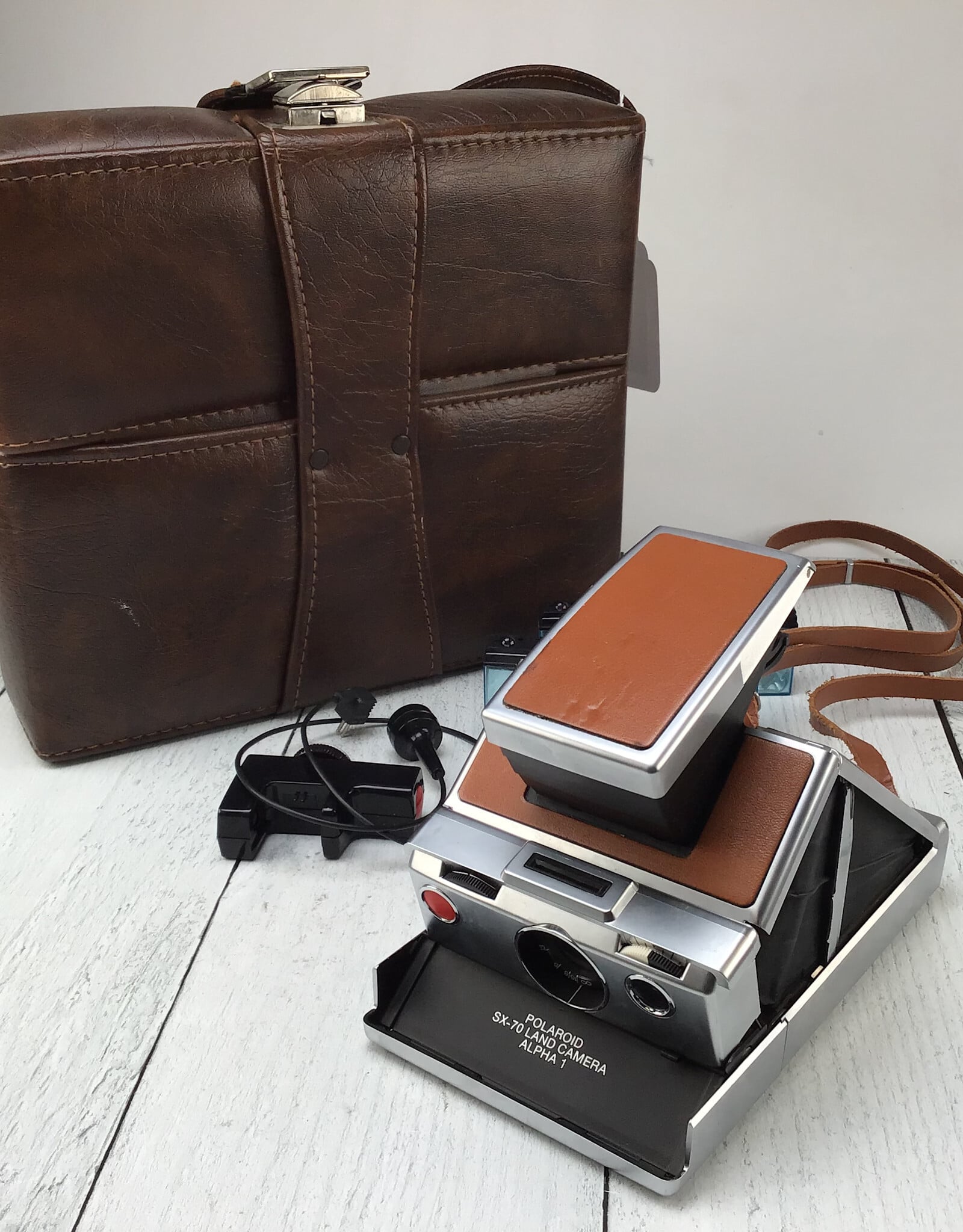 POLAROID Polaroid SX-70 Alpha 1 w/ Leather Case Used Fair