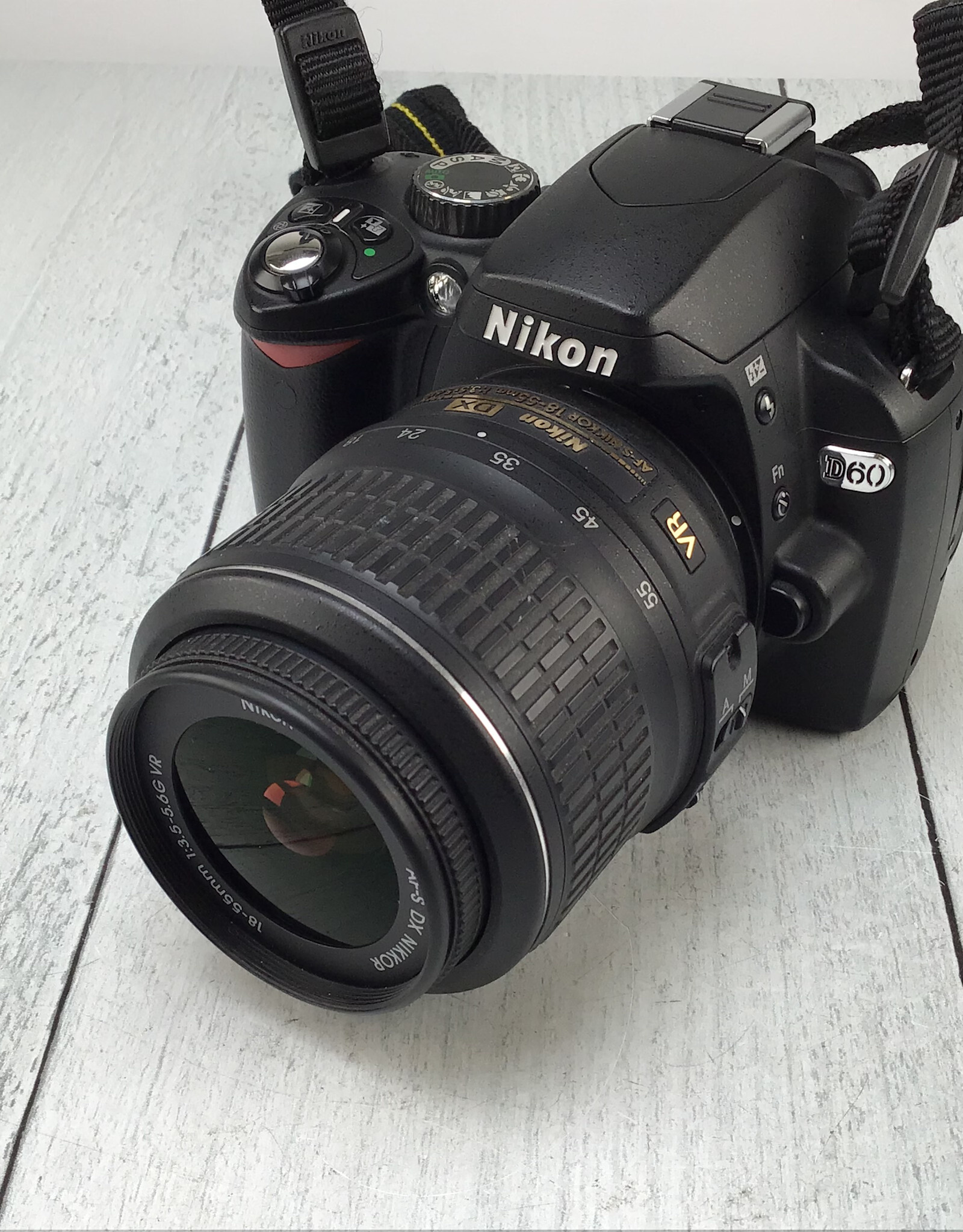 NIKON Nikon D60 Camera w/ 18-55mm VR Used Good