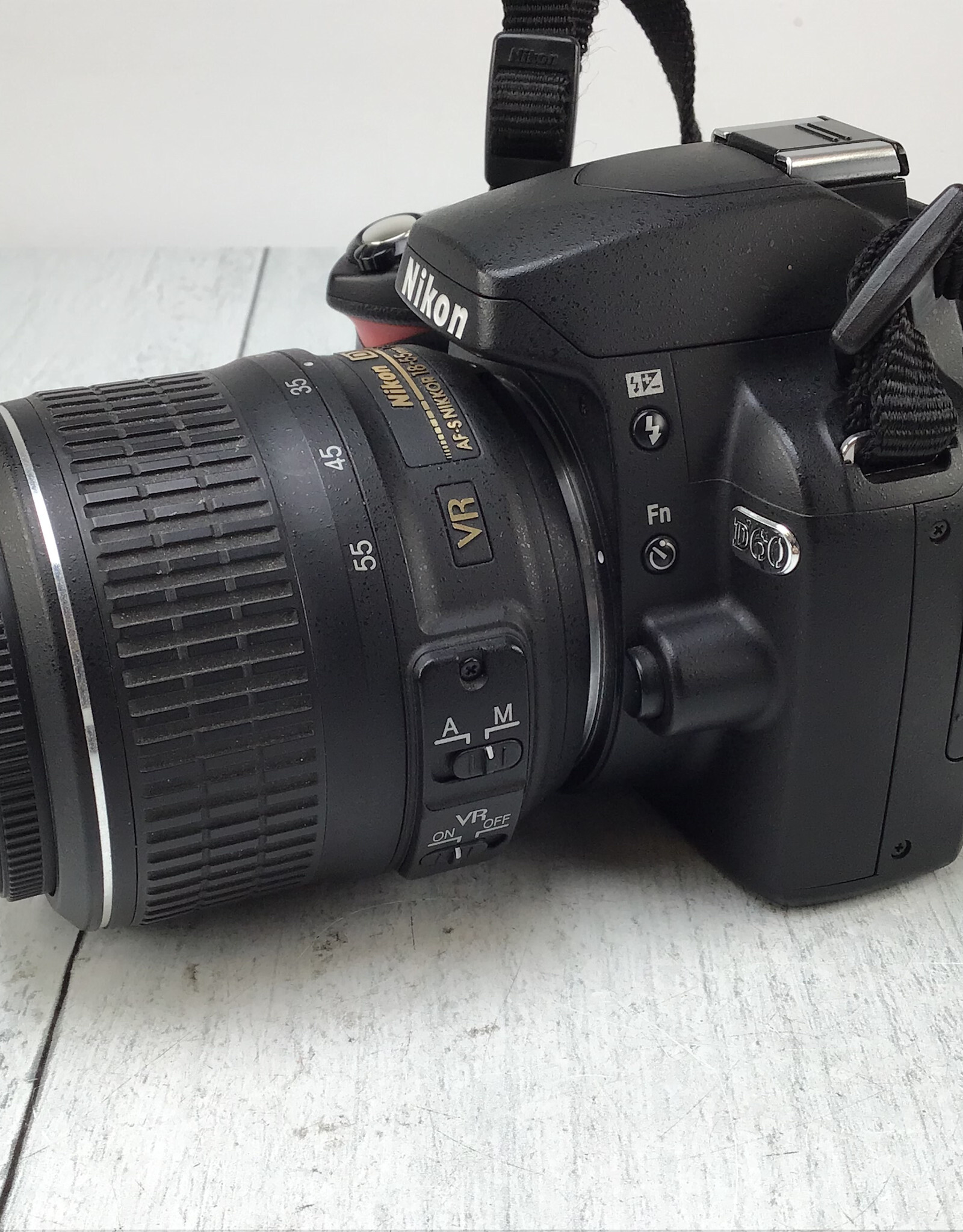 NIKON Nikon D60 Camera w/ 18-55mm VR Used Good