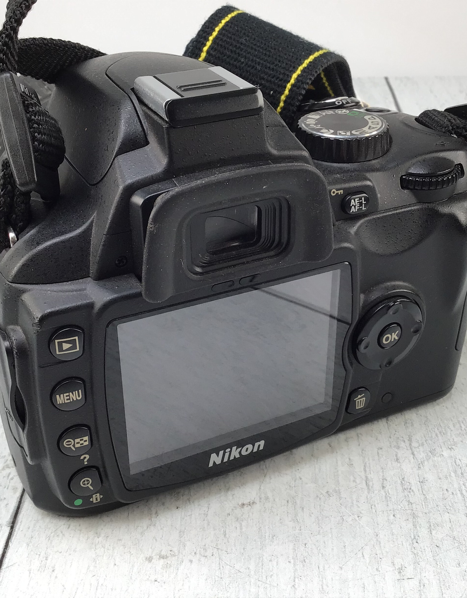 NIKON Nikon D60 Camera w/ 18-55mm VR Used Good
