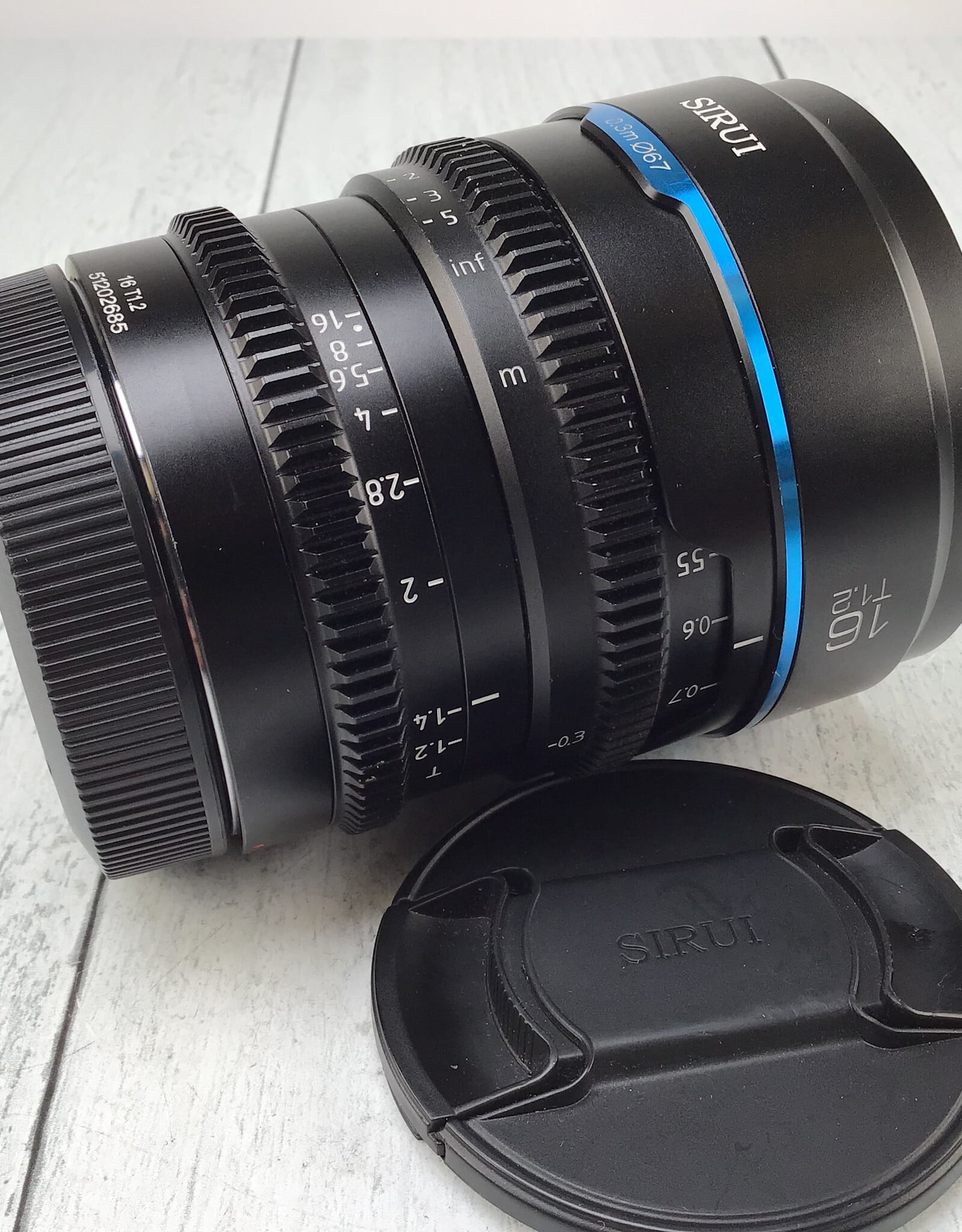 Sirui 16mm T1.2 Lens RF Mount Lens Used Good