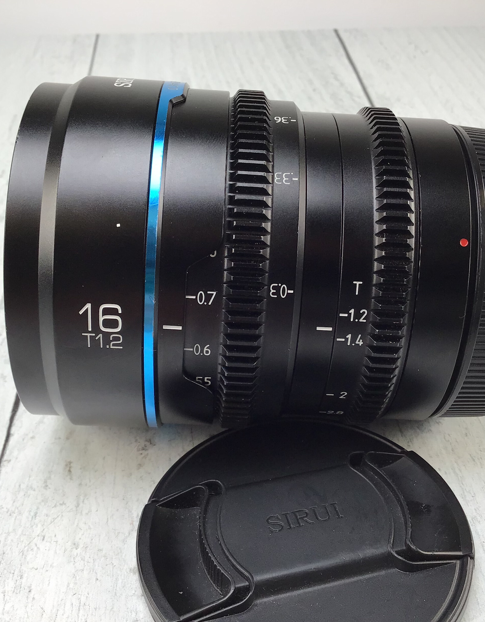 Sirui 16mm T1.2 Lens RF Mount Lens Used Good