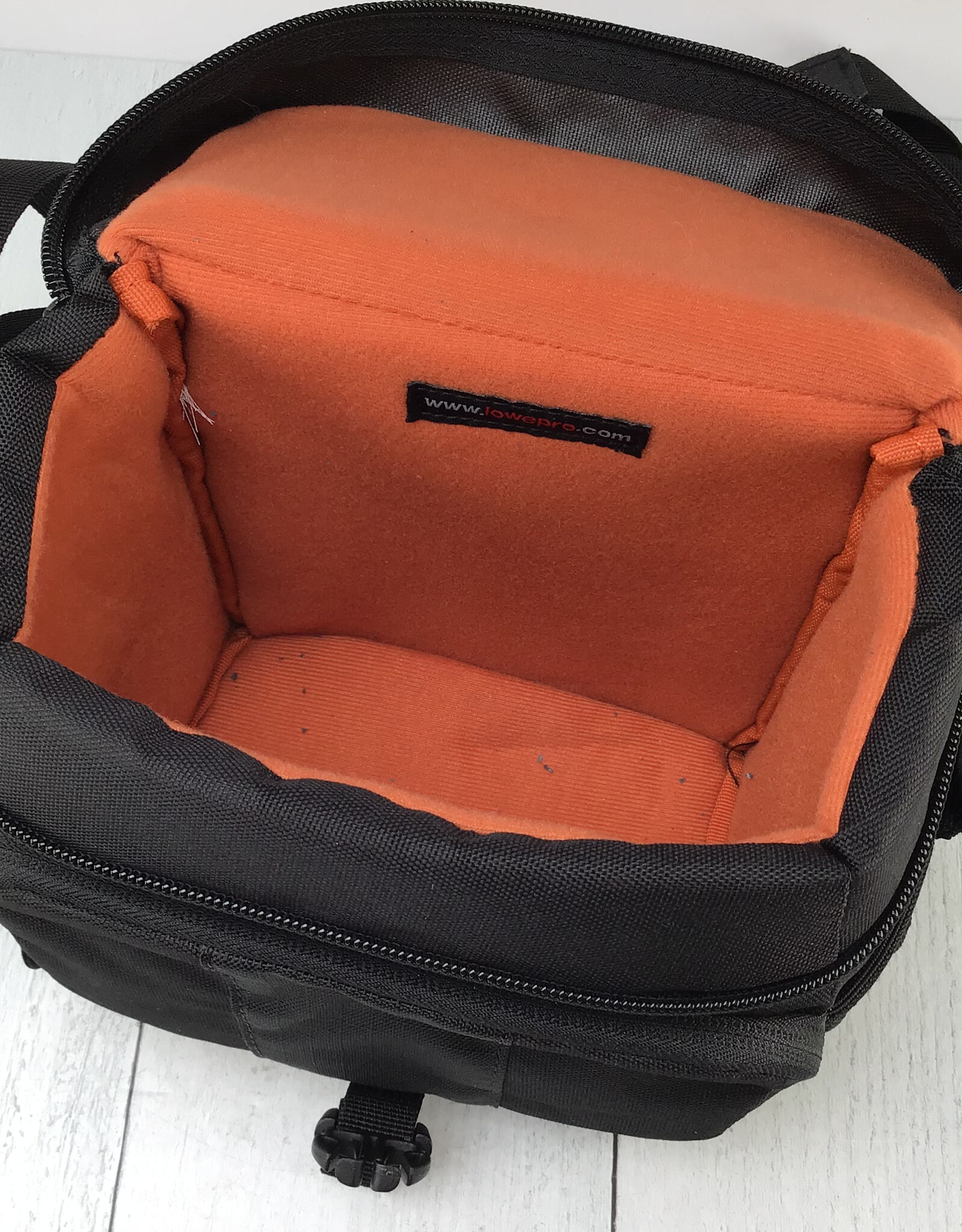 LOWEPRO Lowepro Adventura 140 Camera Bag Used Good