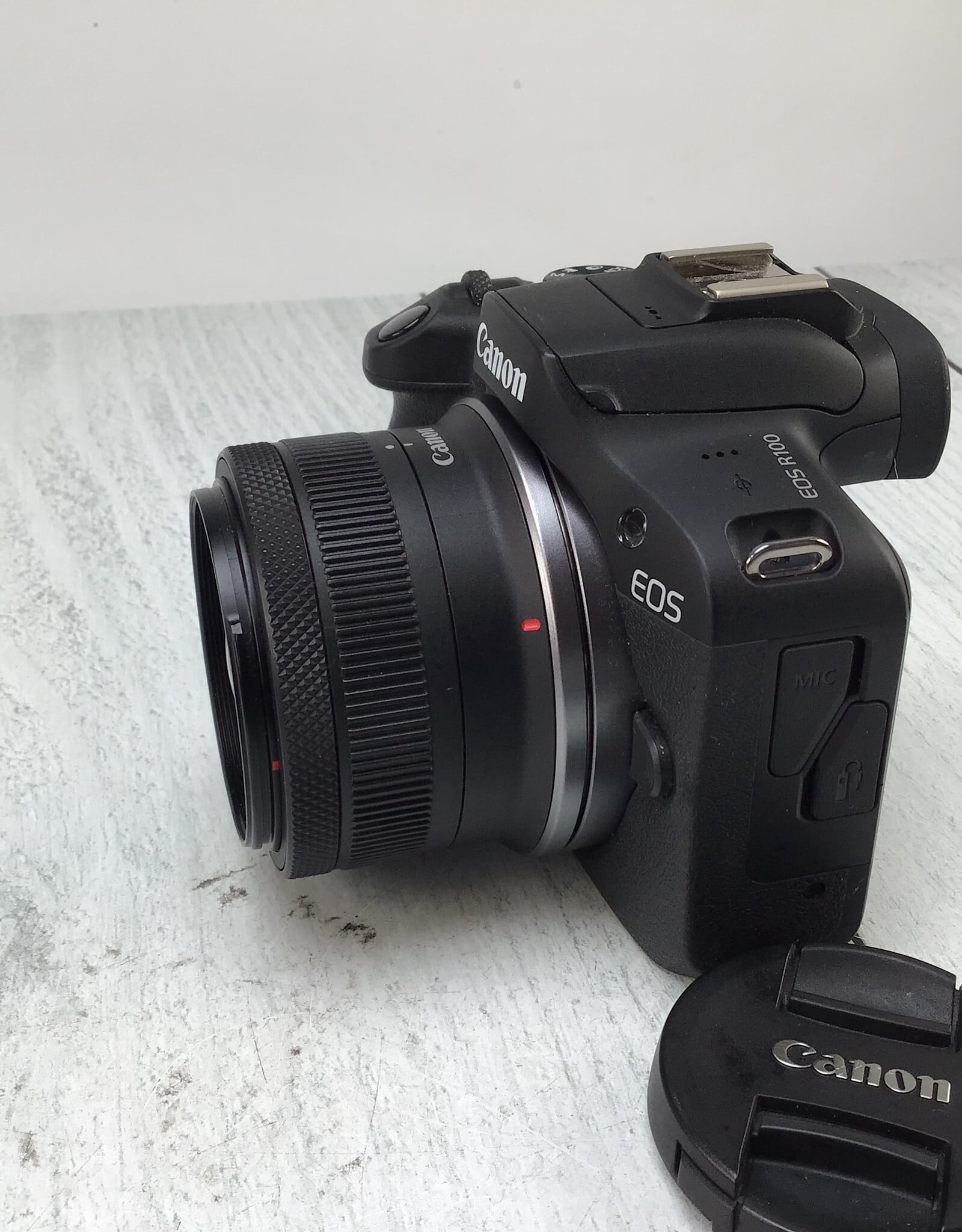 CANON Canon EOS R100 Camera w/ 18-45mm Used Good