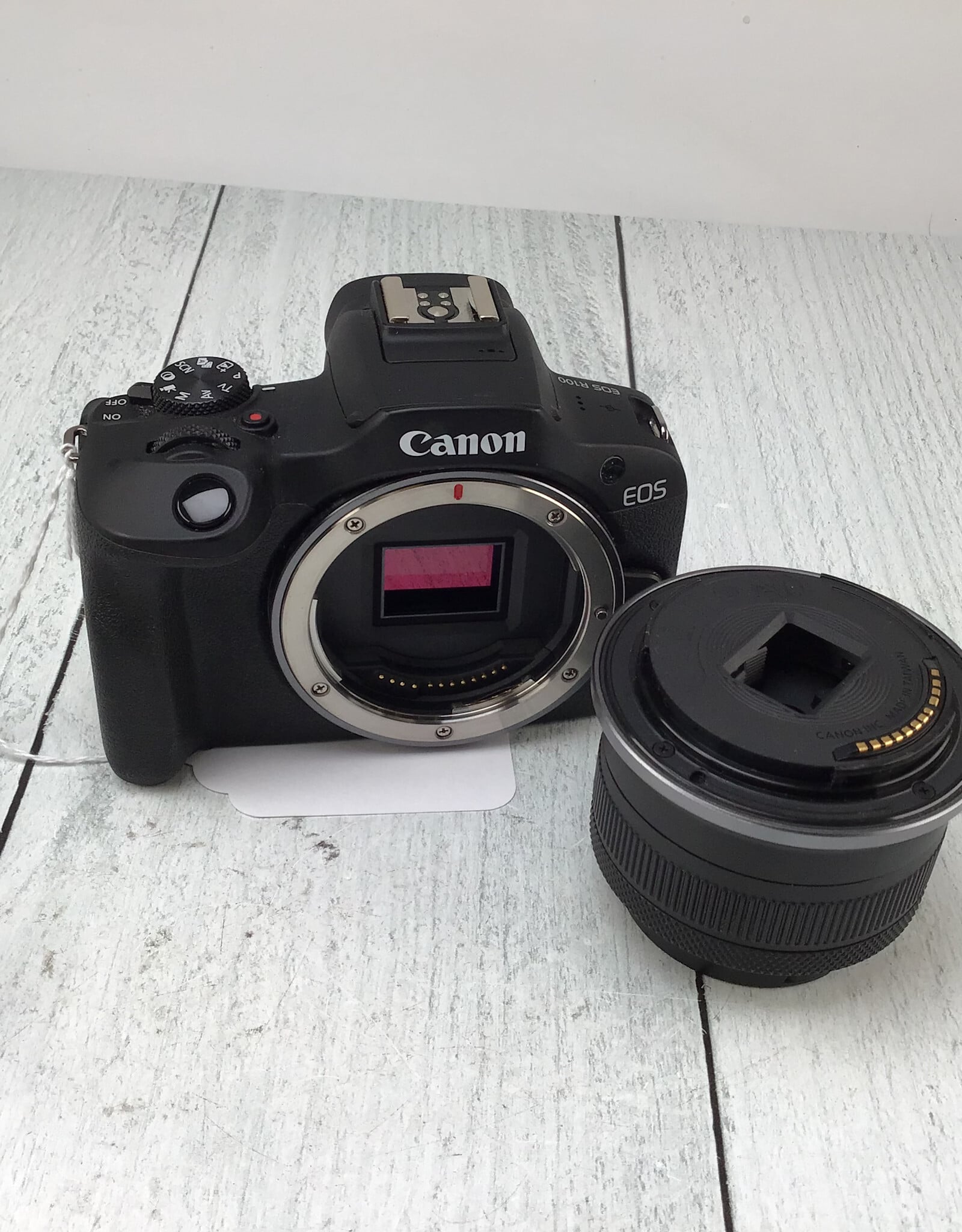CANON Canon EOS R100 Camera w/ 18-45mm Used Good