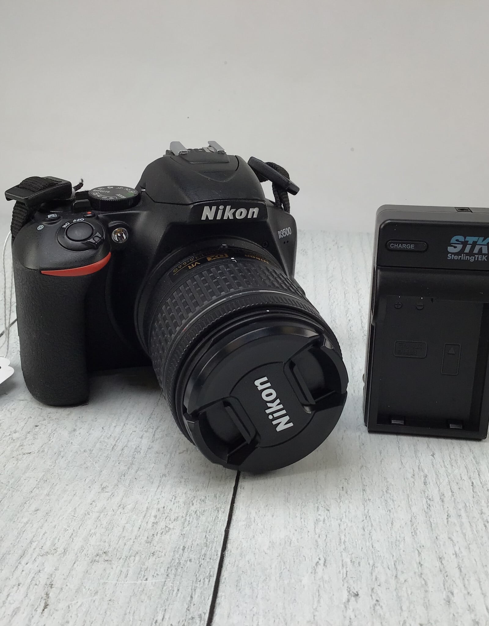 NIKON Nikon D3500 Camera w/ AF-P 18-55mm VR Used Good