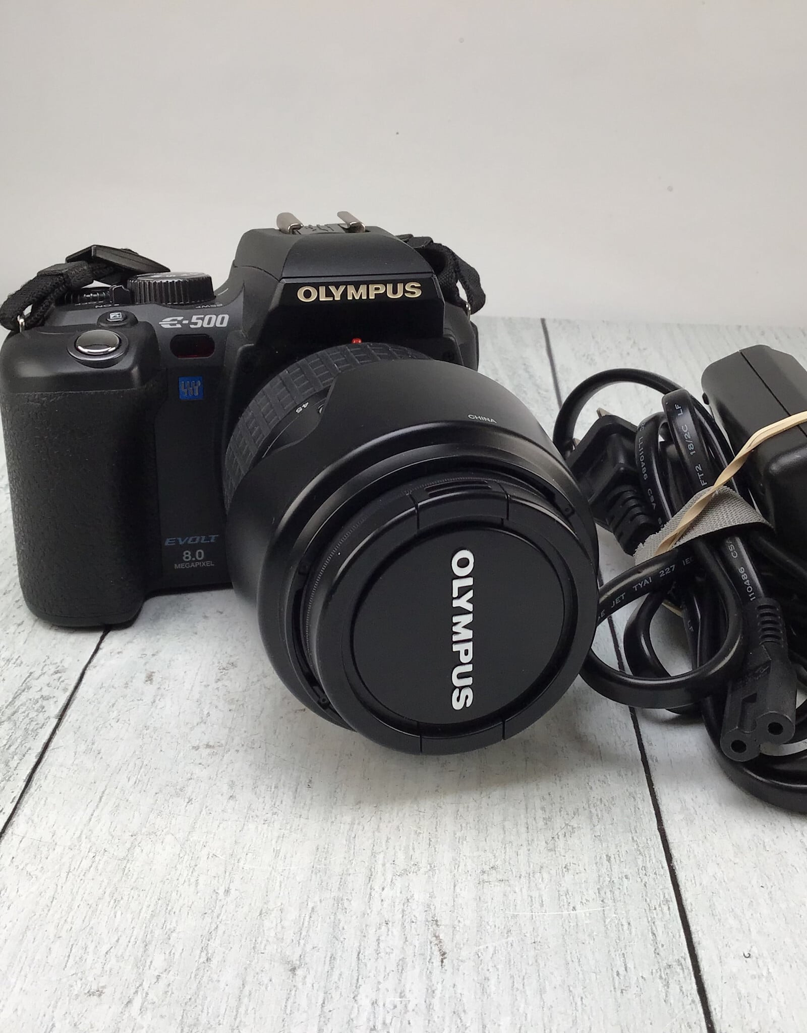 OLYMPUS Olympus E-500 Camera w/ 14-45mm Used Good