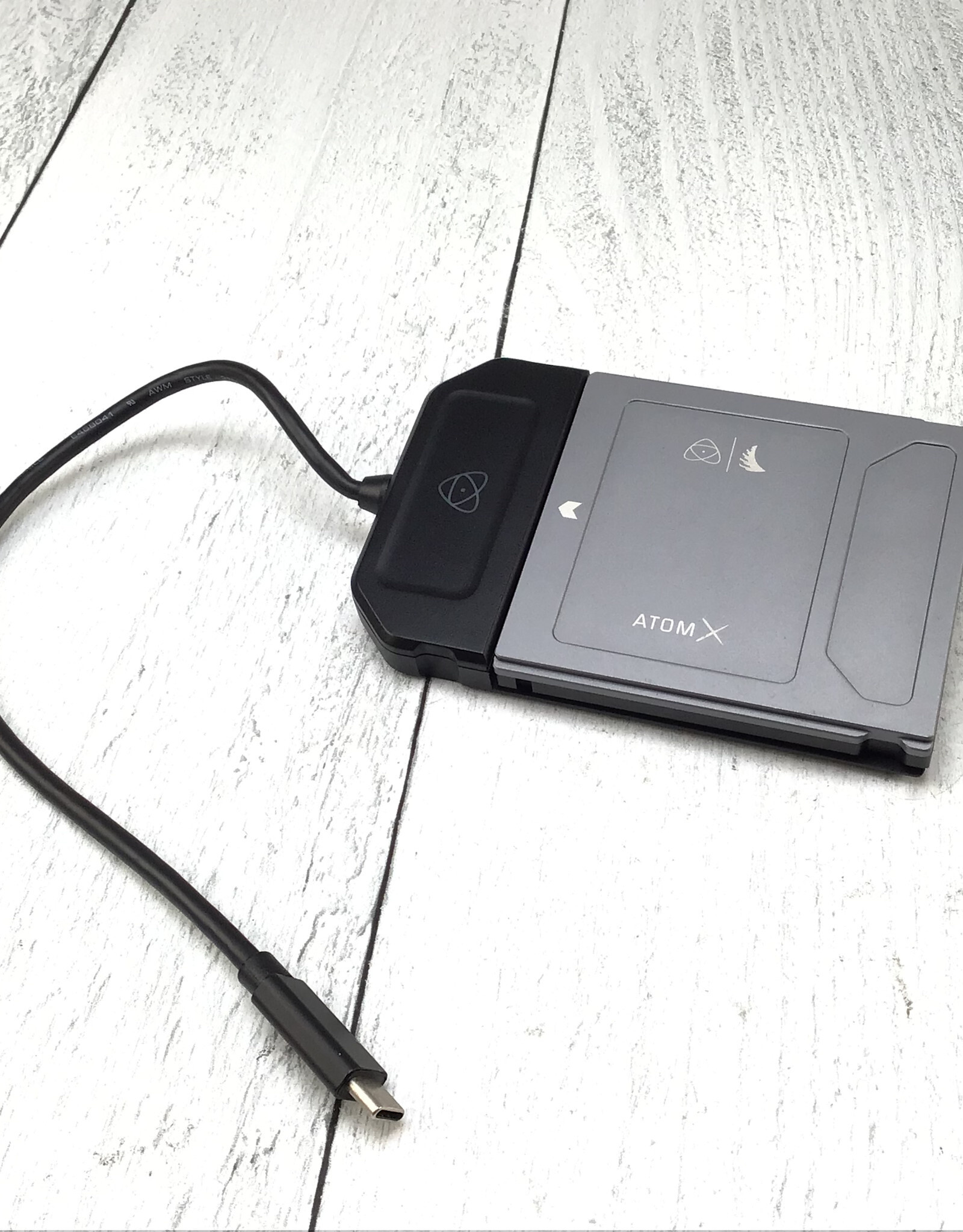 Angelbird Angelbird AtomX SSD Mini 1TB w/ Reader Used Good