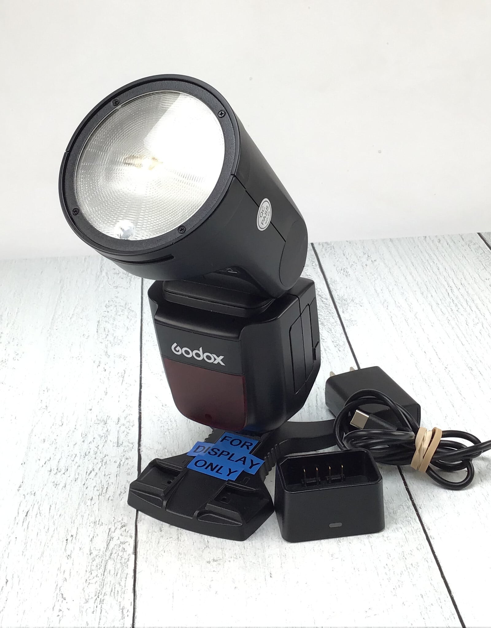GODOX Godox V1F Flash for Fuji Used Good