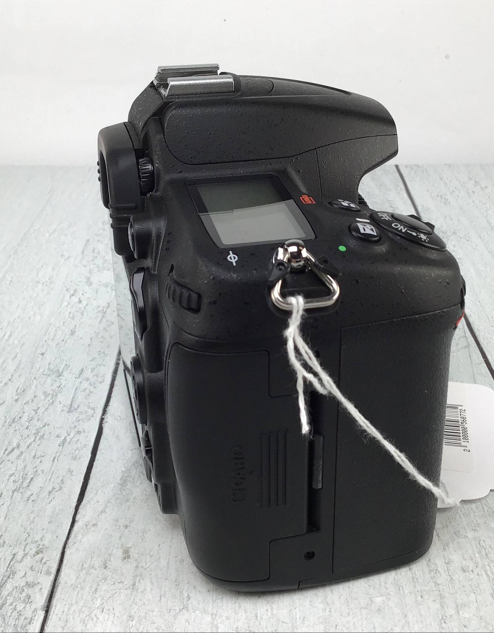 NIKON Nikon D7000 Camera Body No Charger Shutter Count 4950 Used Good